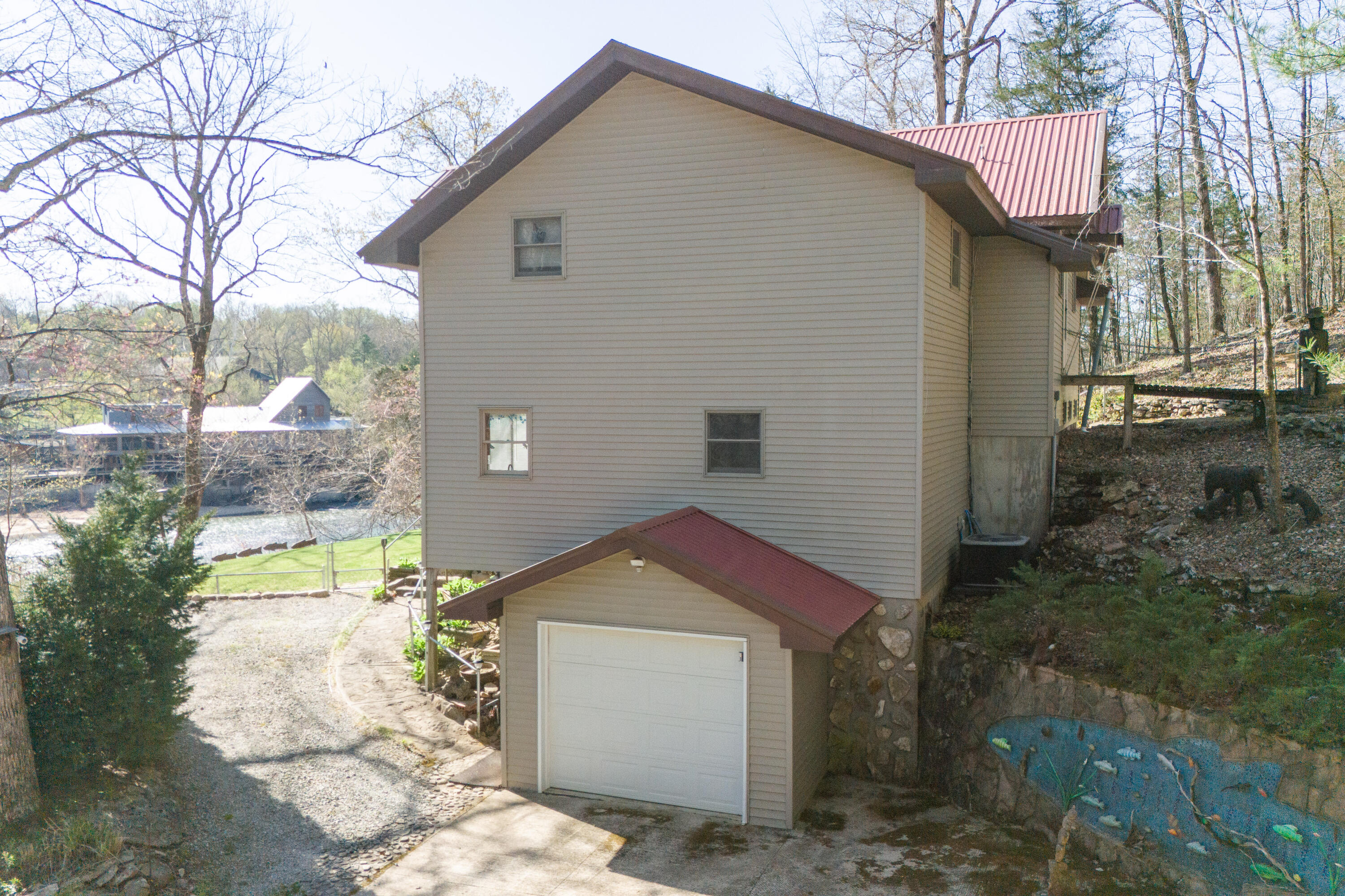 948 County Road 318 Property Photo 7