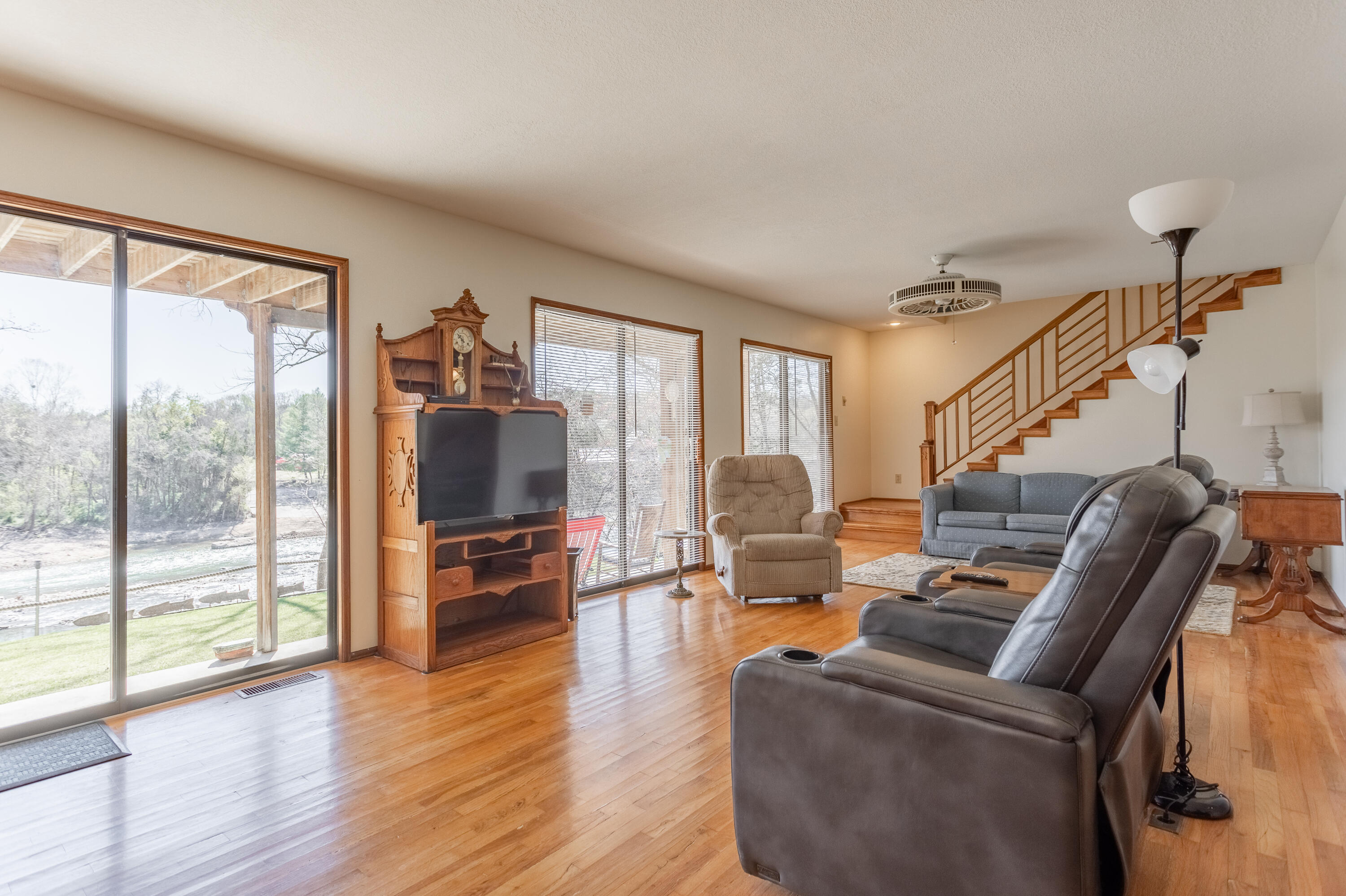 948 County Road 318 Property Photo 15