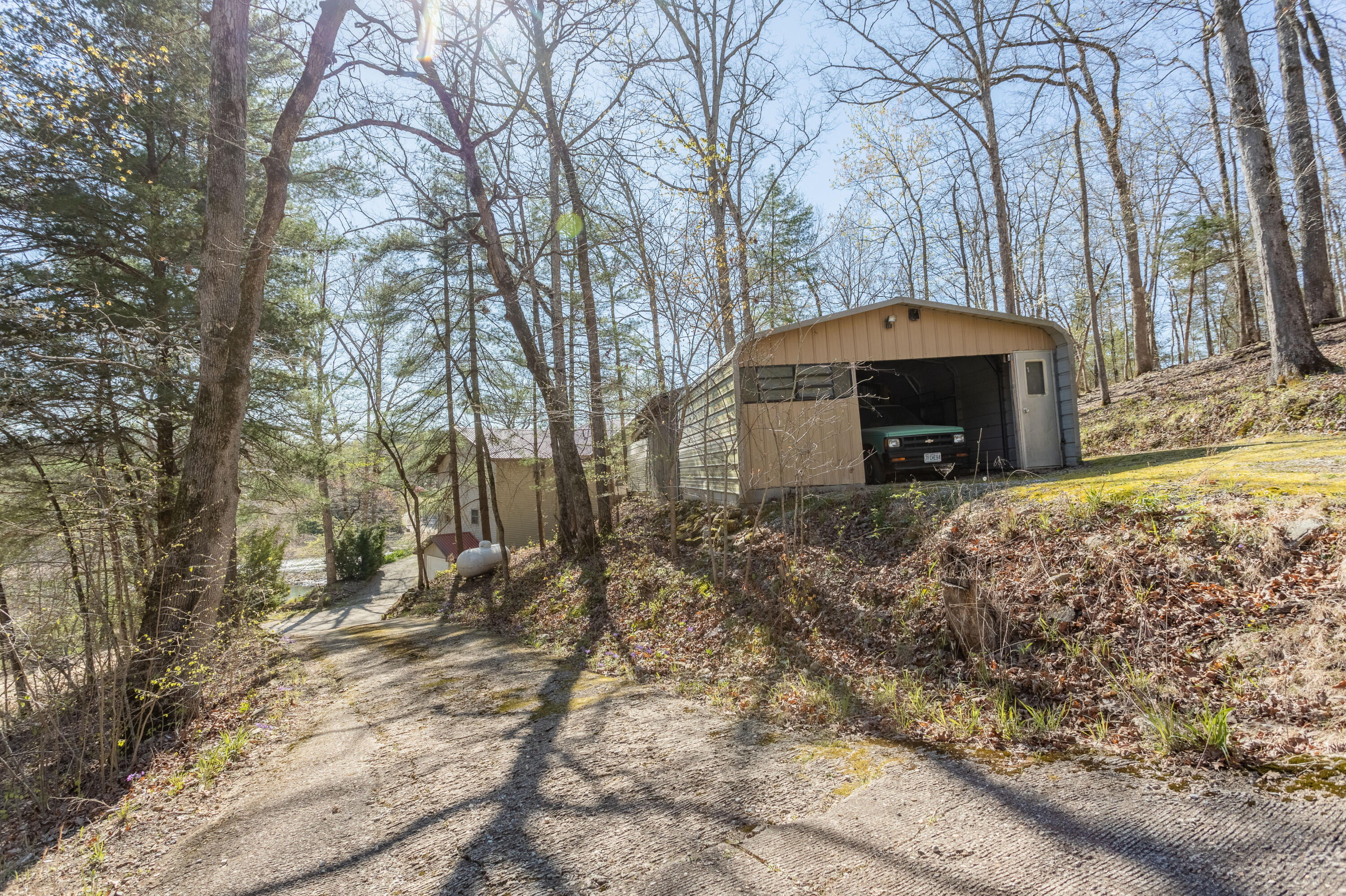 948 County Road 318 Property Photo 55