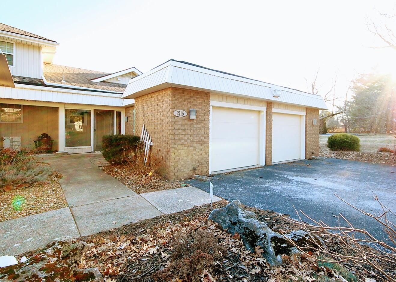 2116 East Lakewood Street Property Photo 2