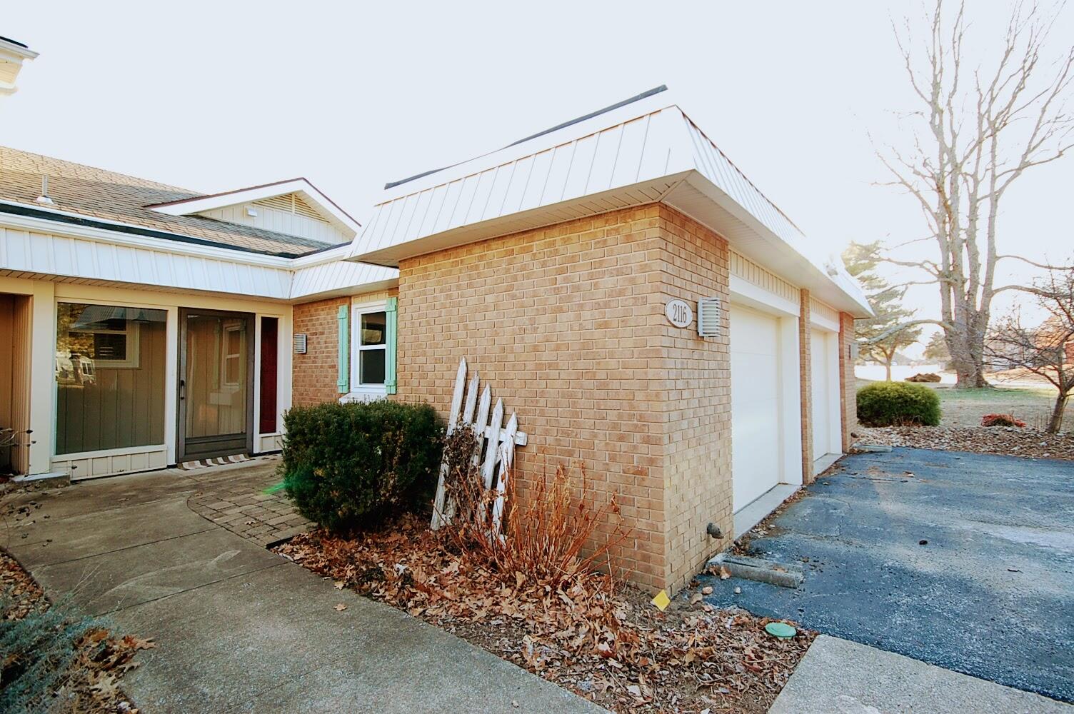 2116 East Lakewood Street Property Photo 3