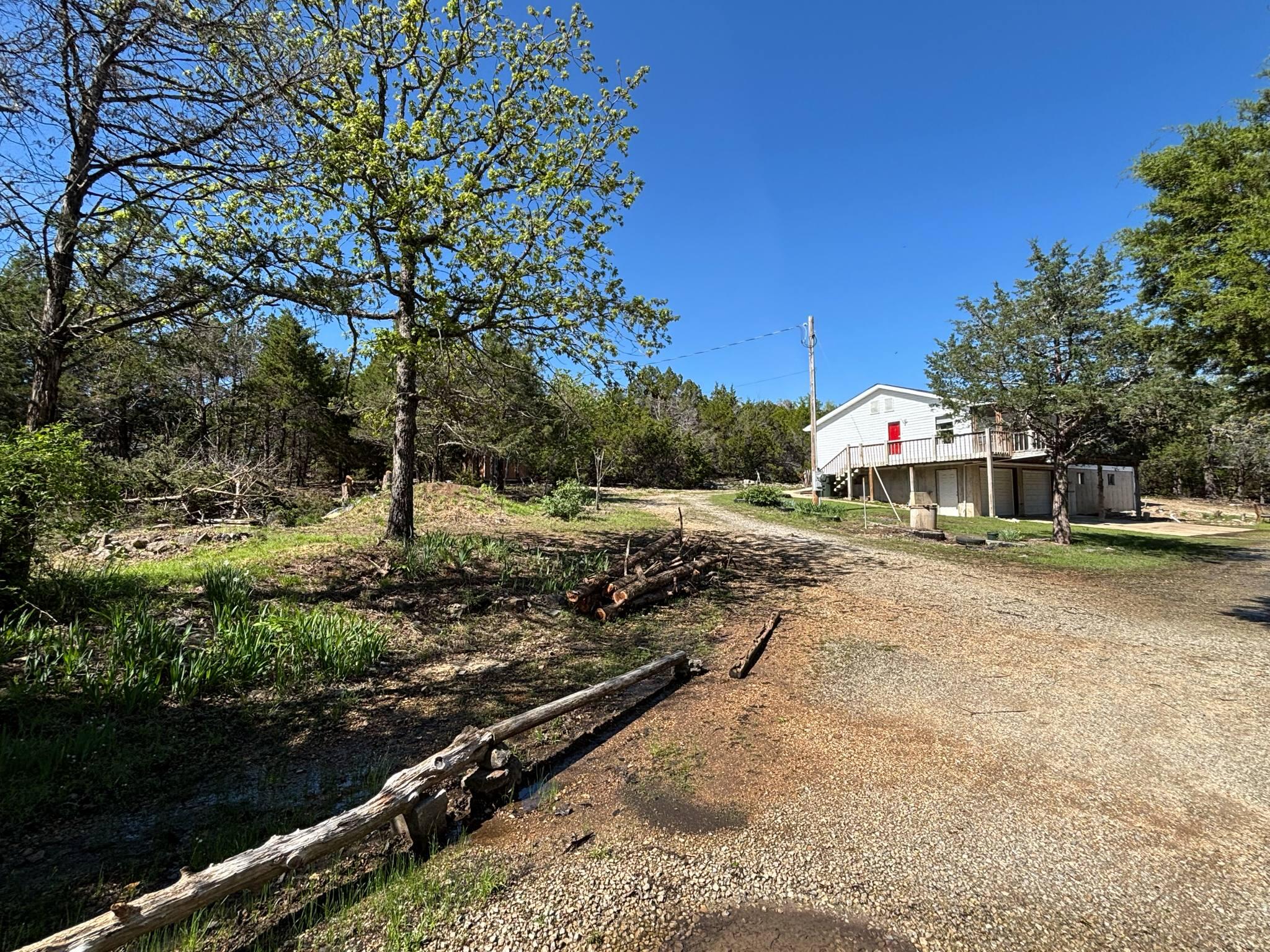 979 Matherly Road Property Photo 8