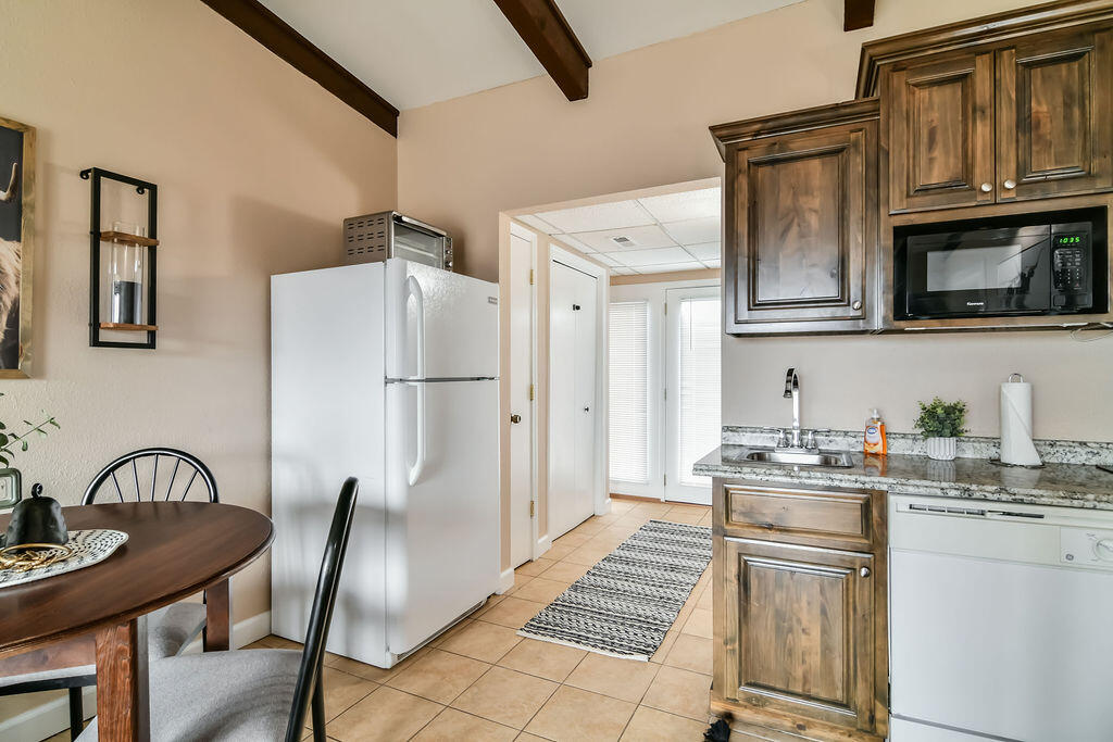 80 Kimberling Crossing Drive Property Photo 5