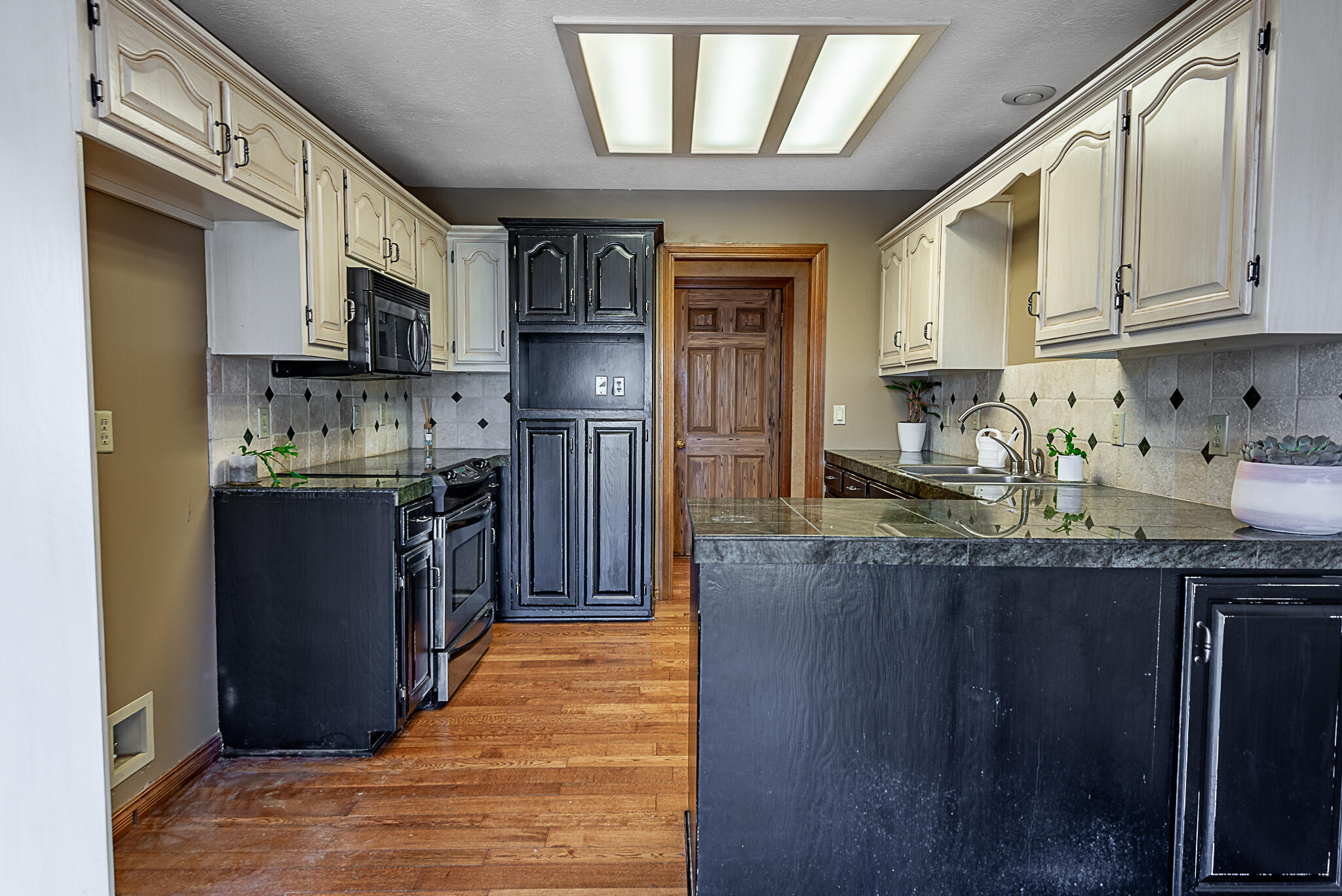 5455 South Ferguson Avenue Property Photo 11