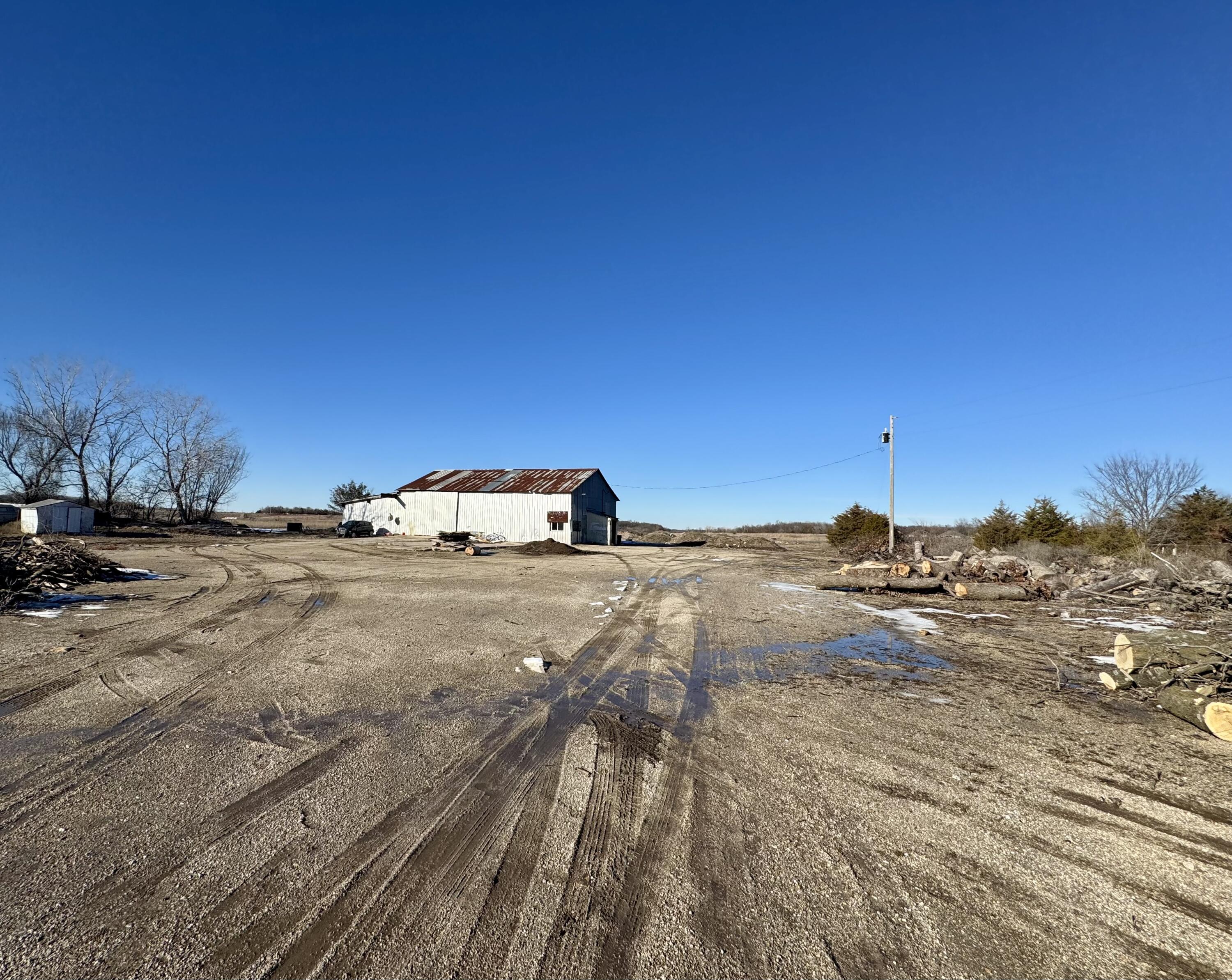 200 North Davey Street Property Photo 5