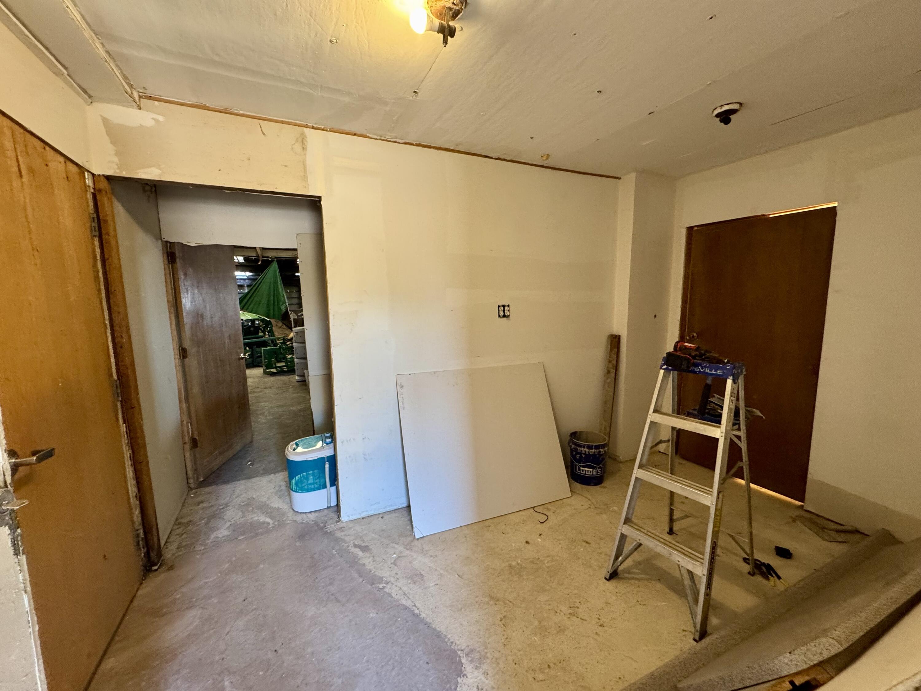 200 North Davey Street Property Photo 11