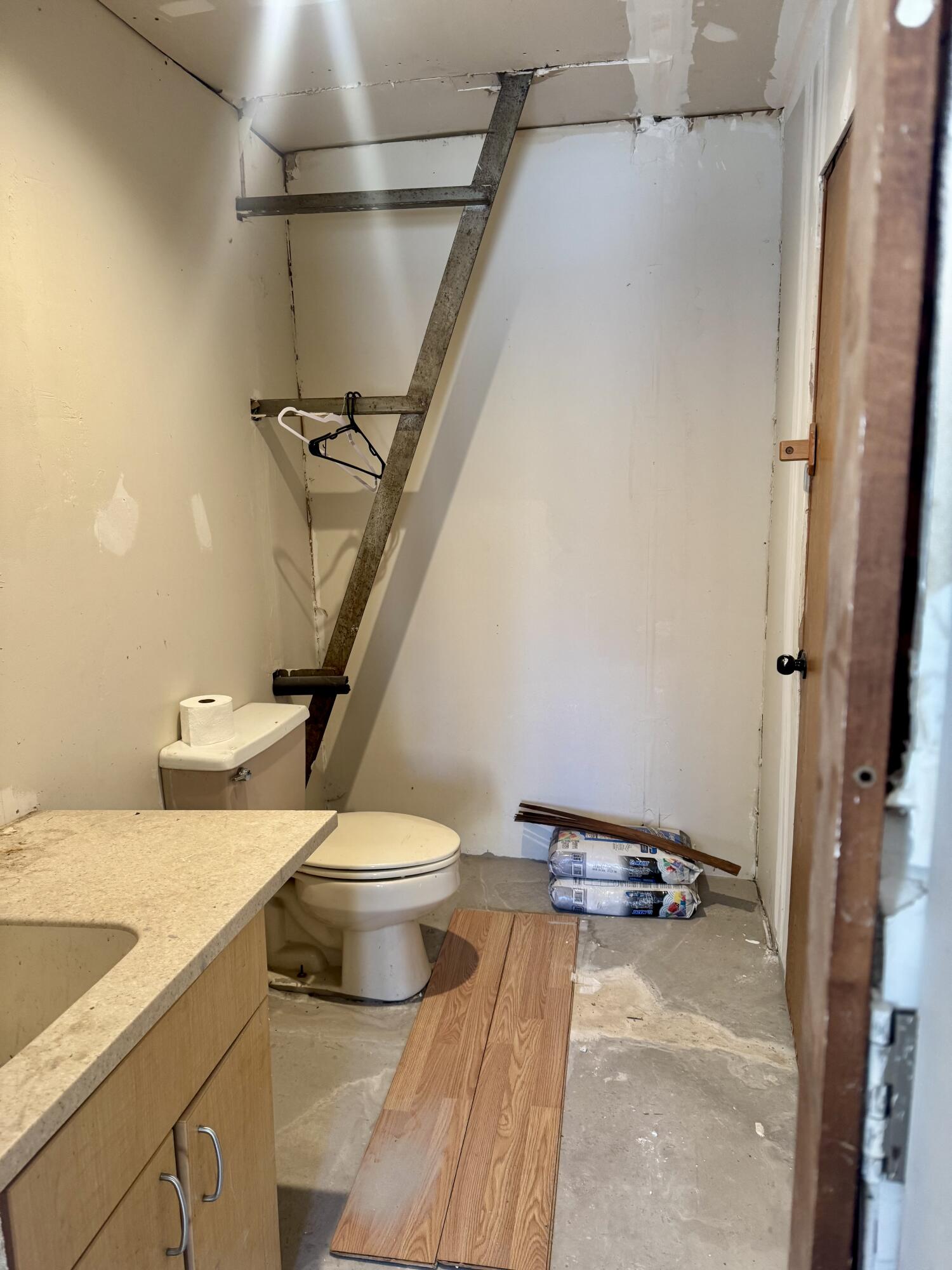 200 North Davey Street Property Photo 13