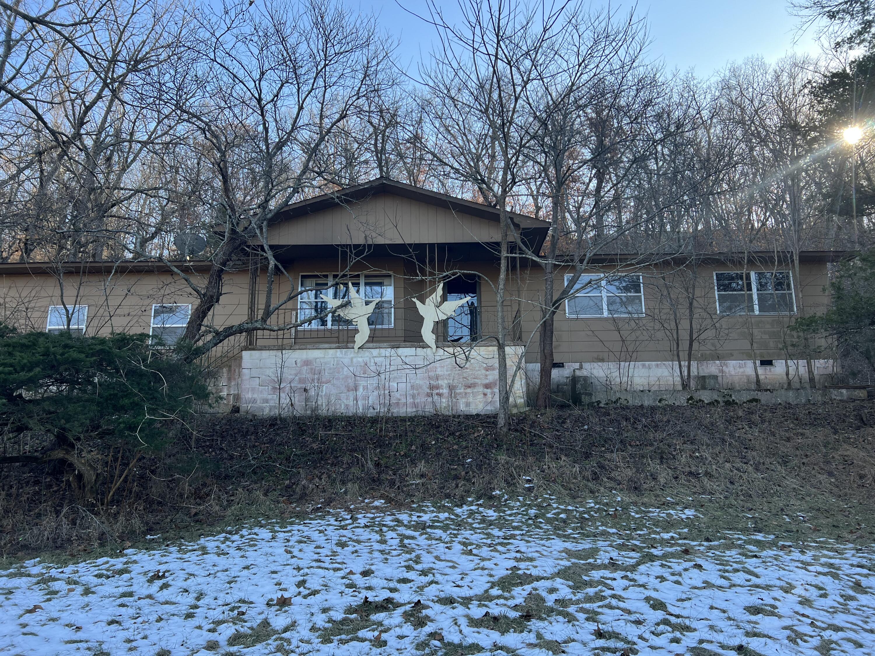 300 Molder Road Road Property Photo