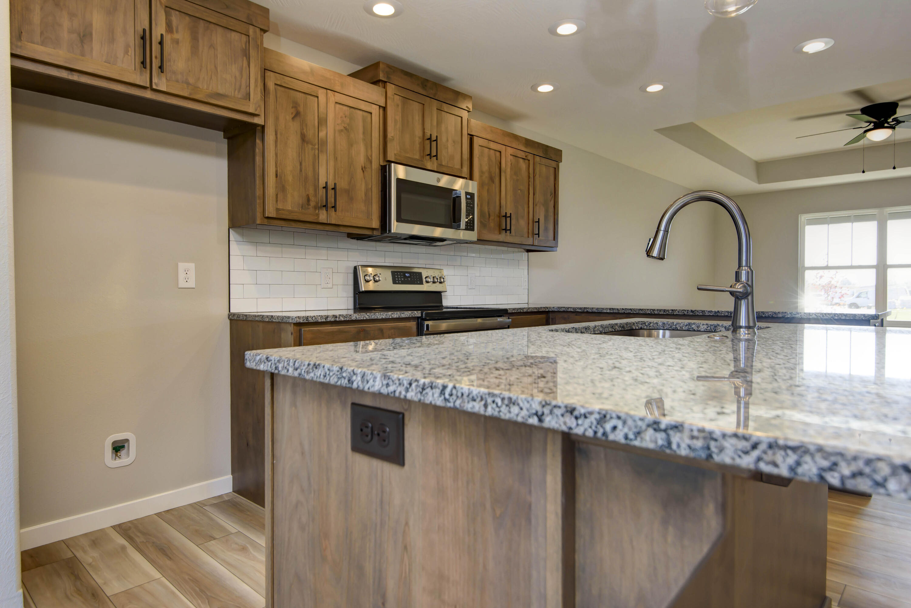 559 Spring Meadow Drive Property Photo 10