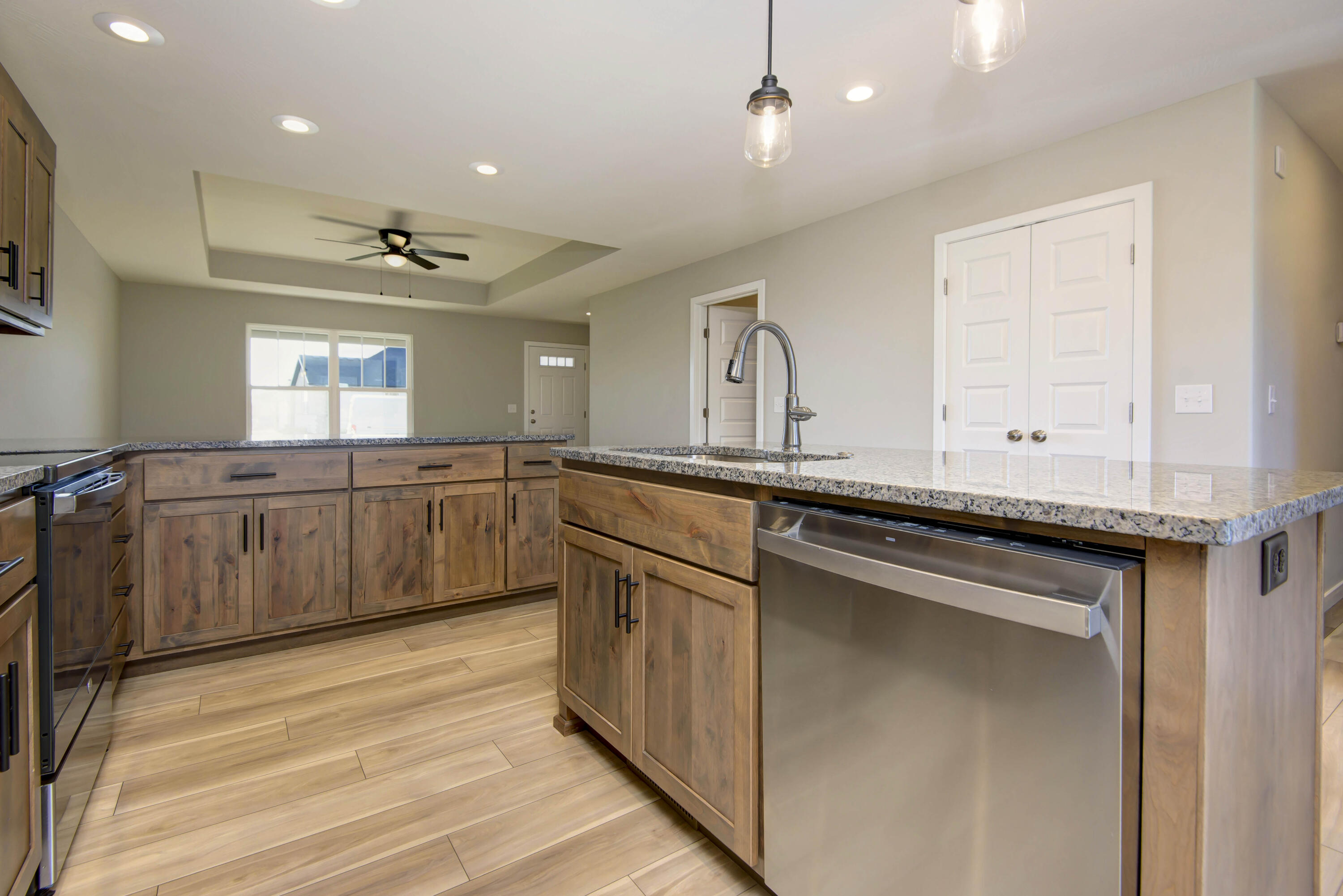 559 Spring Meadow Drive Property Photo 11