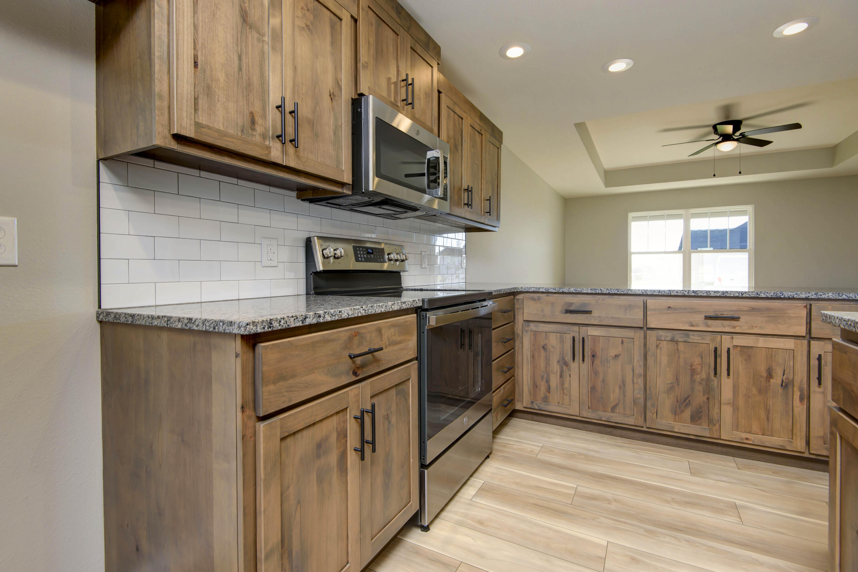 559 Spring Meadow Drive Property Photo 12