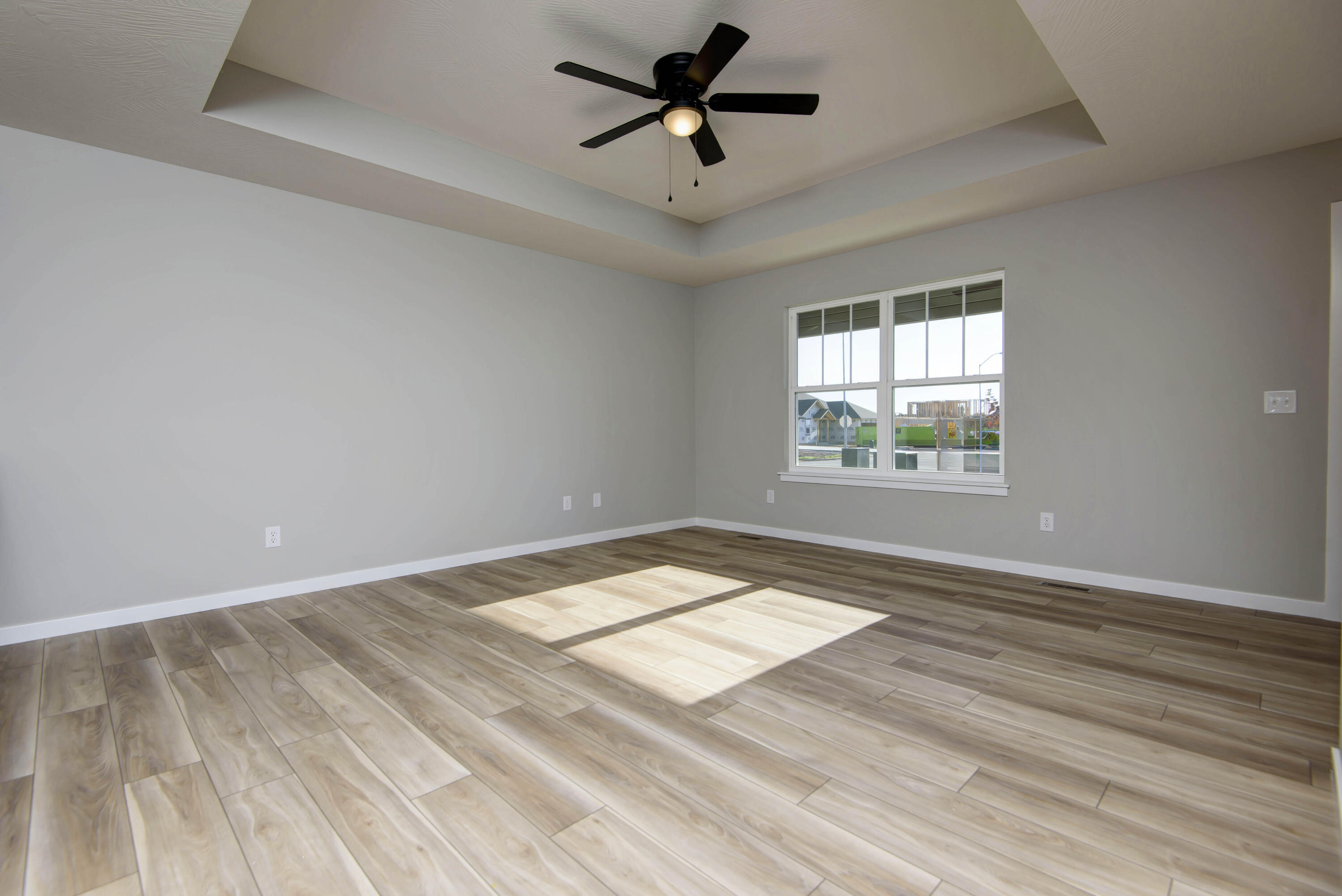 559 Spring Meadow Drive Property Photo 14