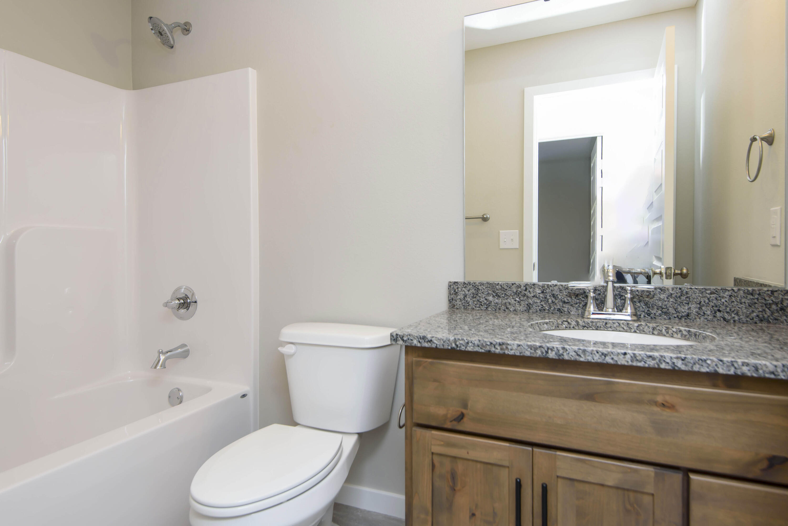 559 Spring Meadow Drive Property Photo 17