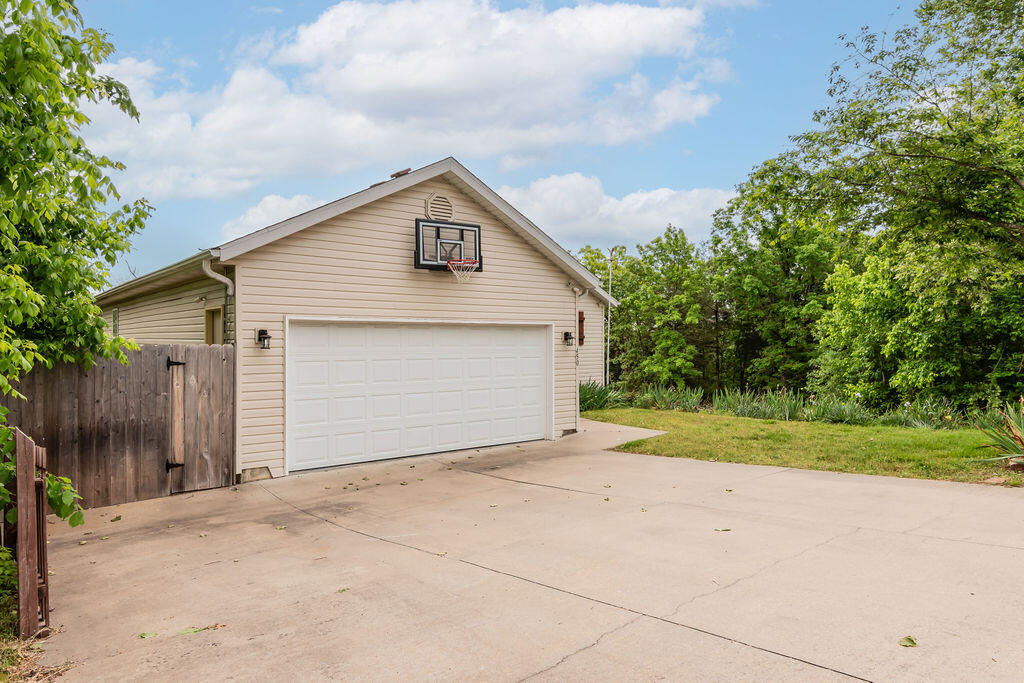 450 Eagle Drive Property Photo 2
