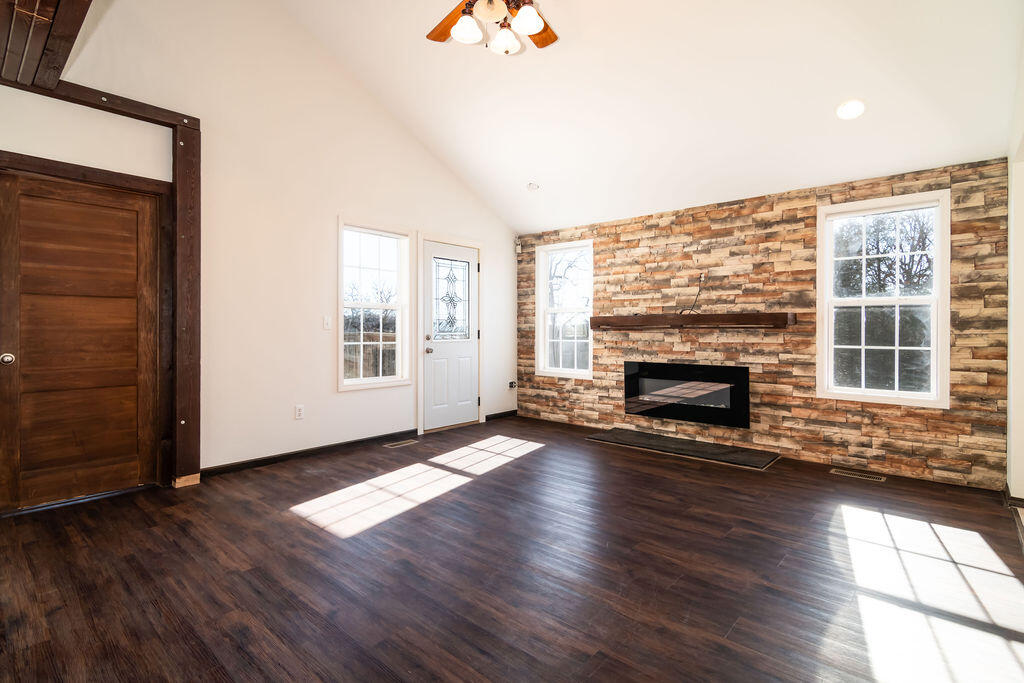 450 Eagle Drive Property Photo 8