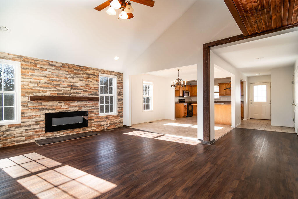 450 Eagle Drive Property Photo 10