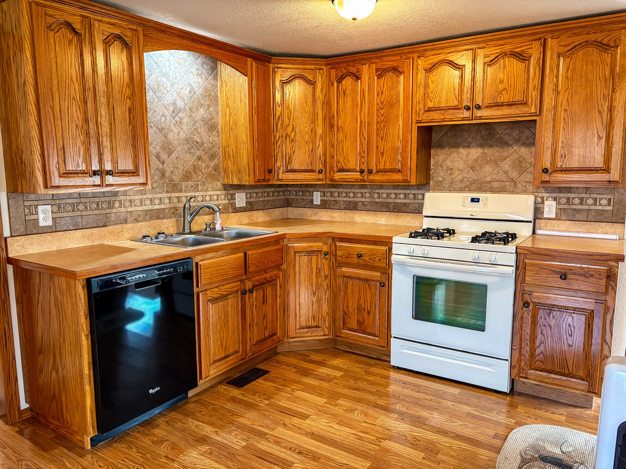 15481 Heron Drive Property Photo 6