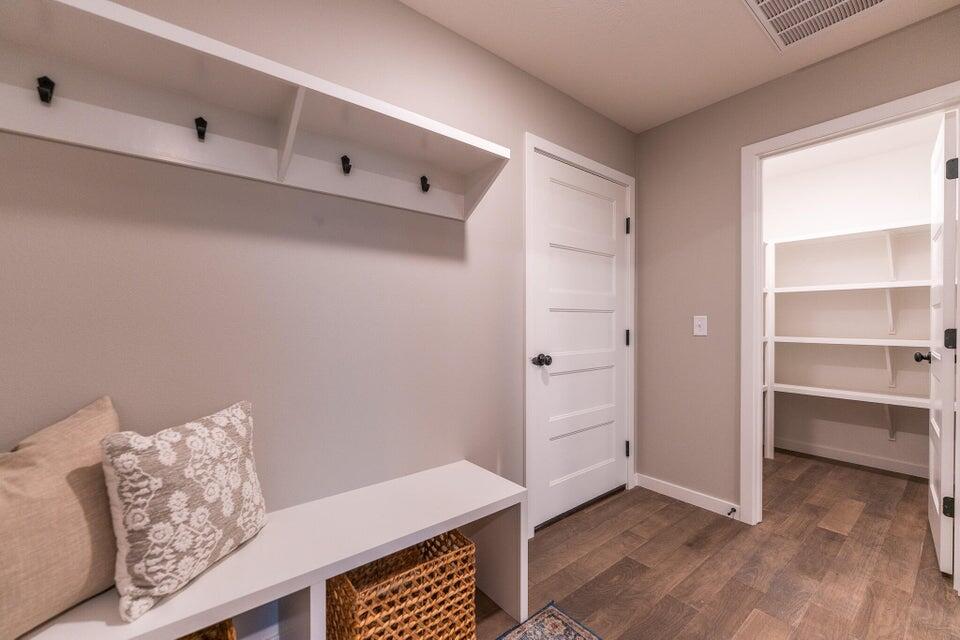 1408 East Command Court Property Photo 12