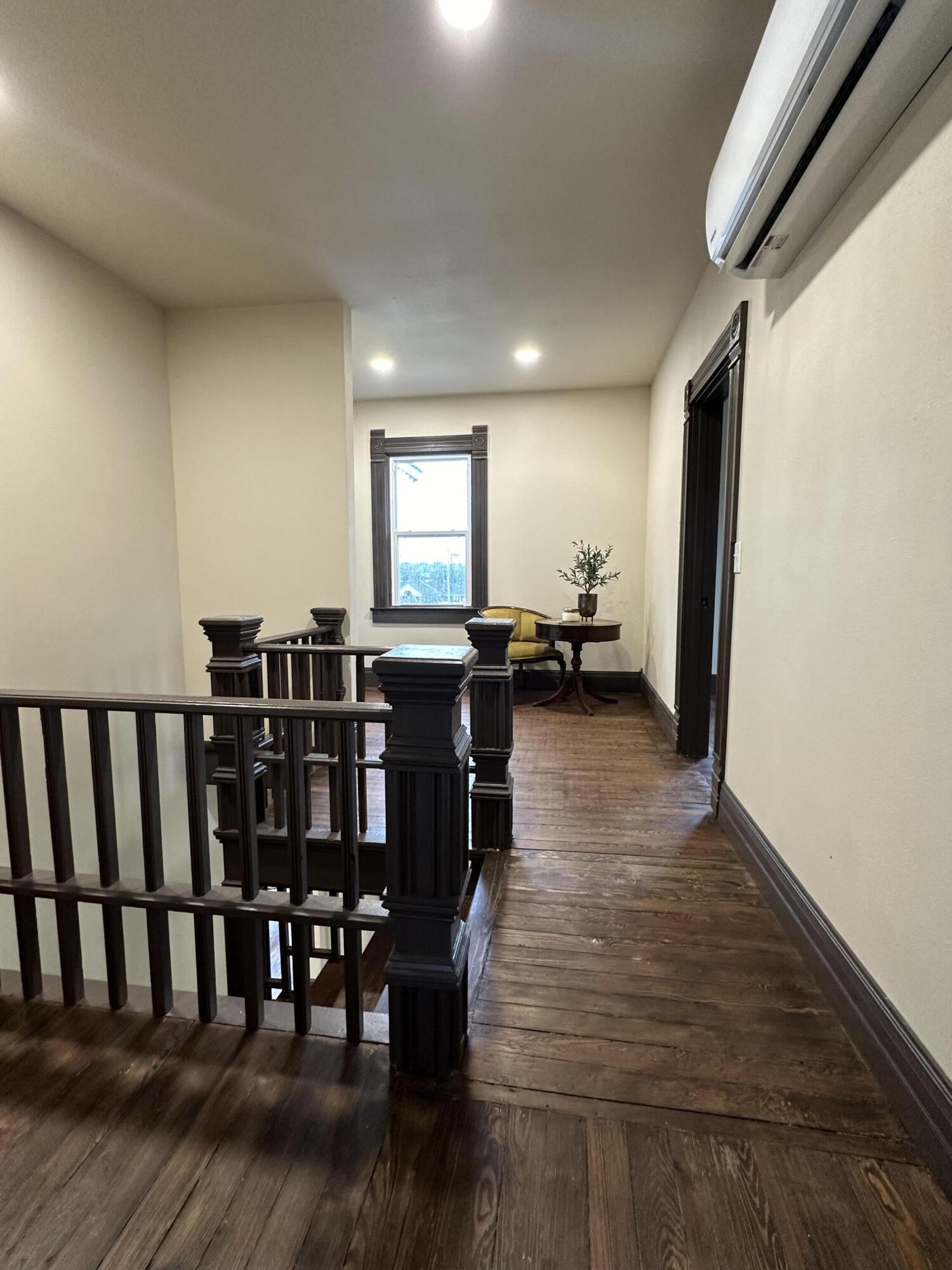 521 North Oakland Avenue Property Photo 19