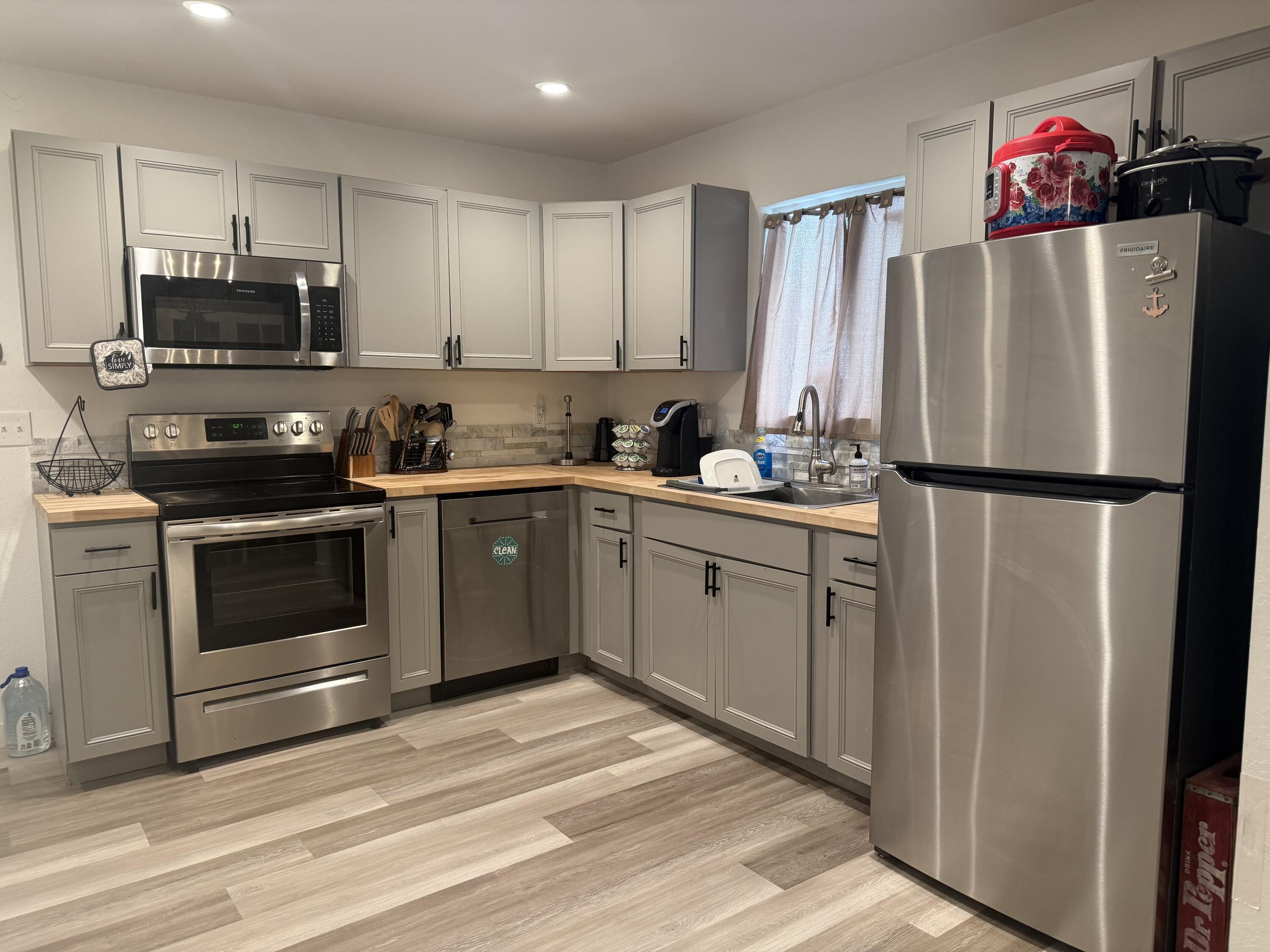 1052 6th Street Property Photo 4