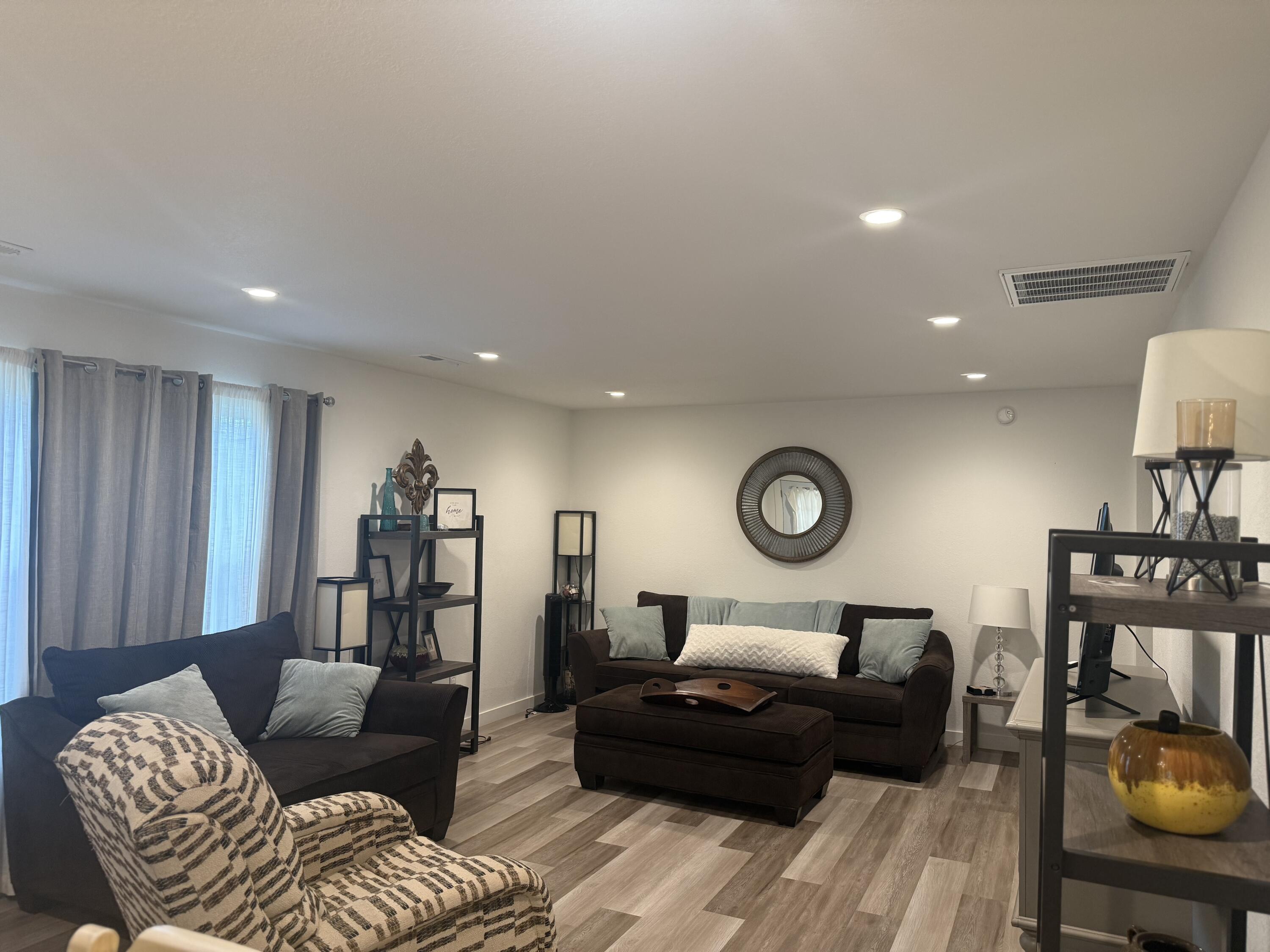 1052 6th Street Property Photo 6