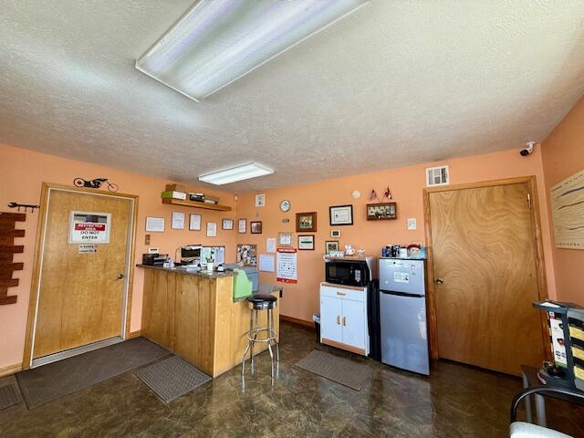 301 Elm Street Property Photo 4