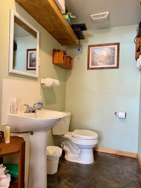 301 Elm Street Property Photo 5