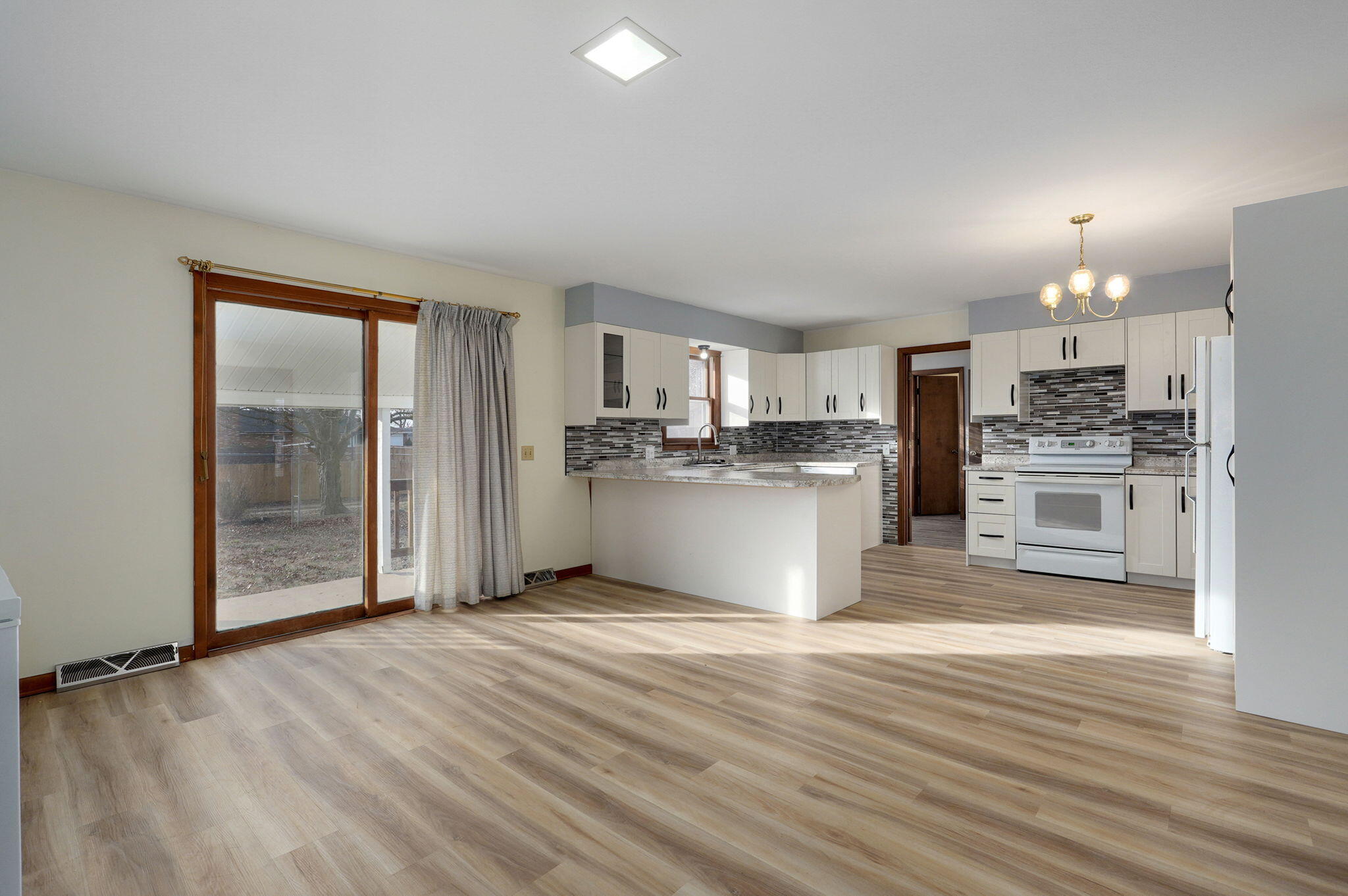 1313 South Madison Avenue Property Photo 8