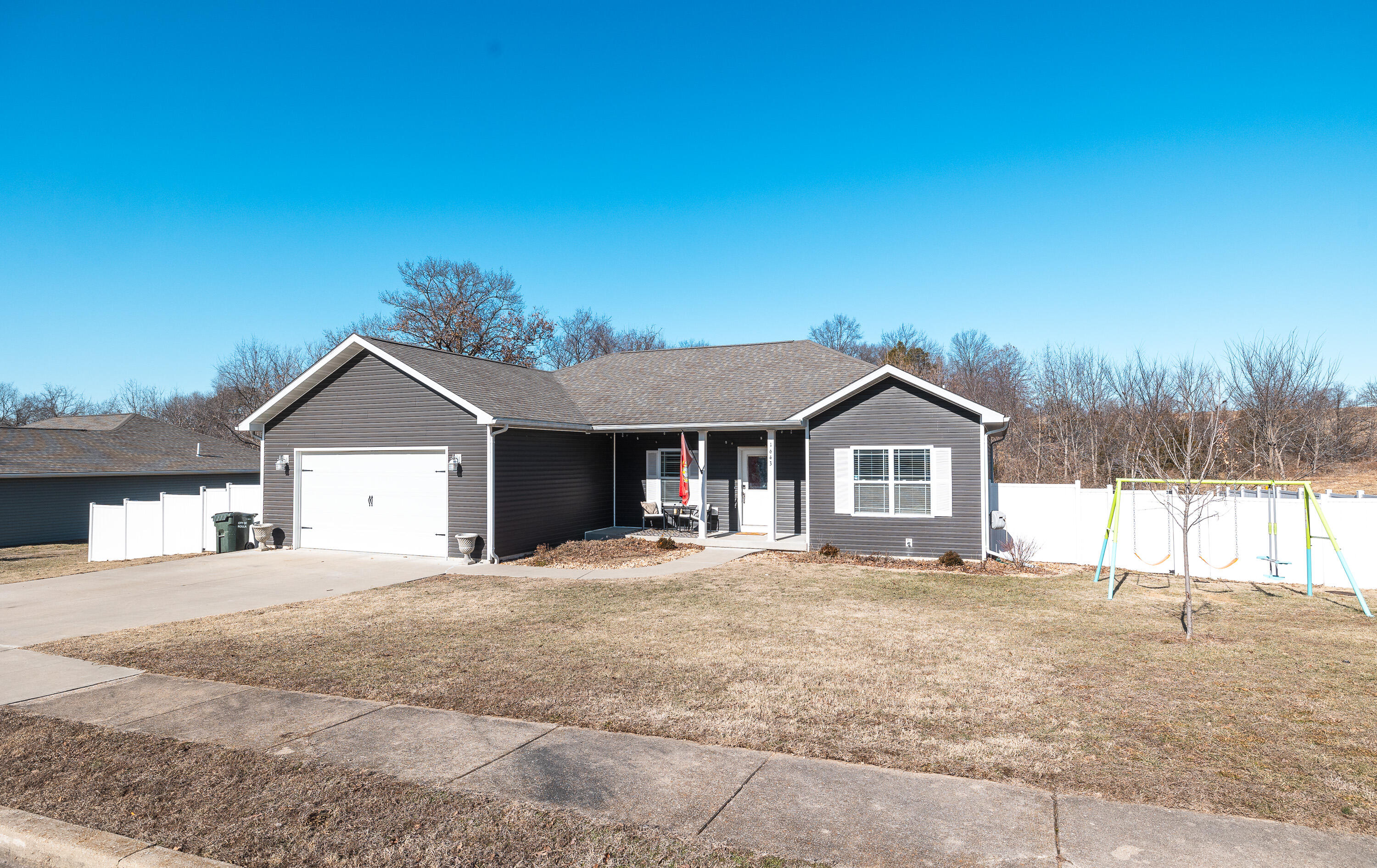 1643 Columbia Avenue Property Photo 1
