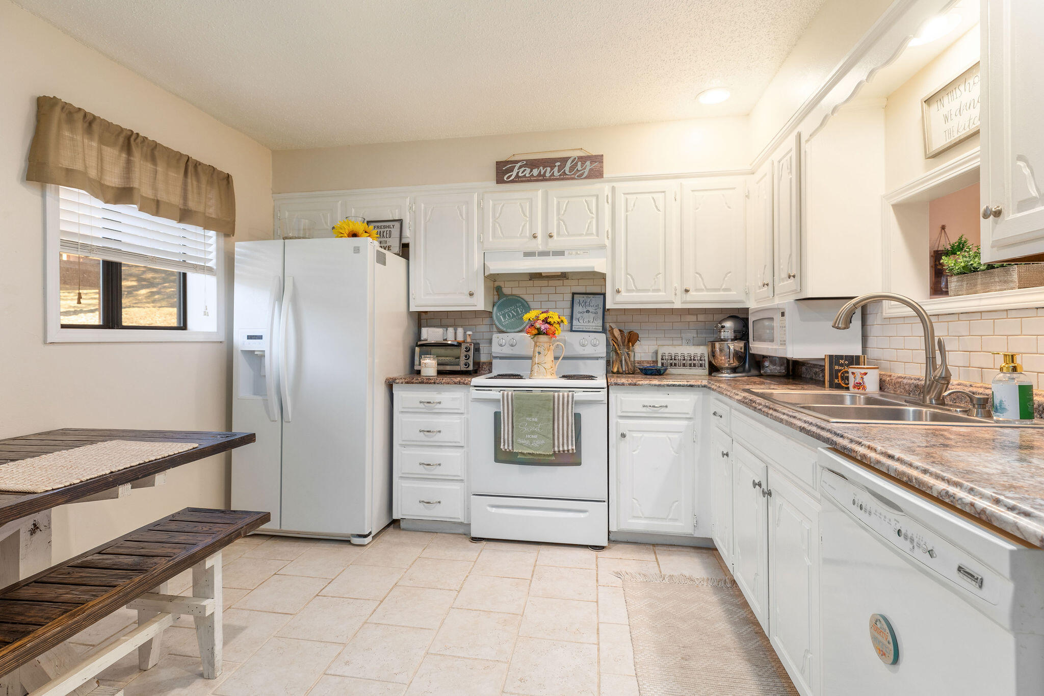 165 Keel Lane Property Photo 3