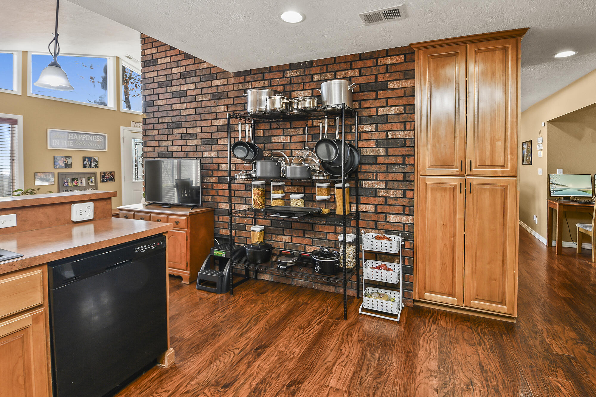 274 Skyline Road Property Photo 14