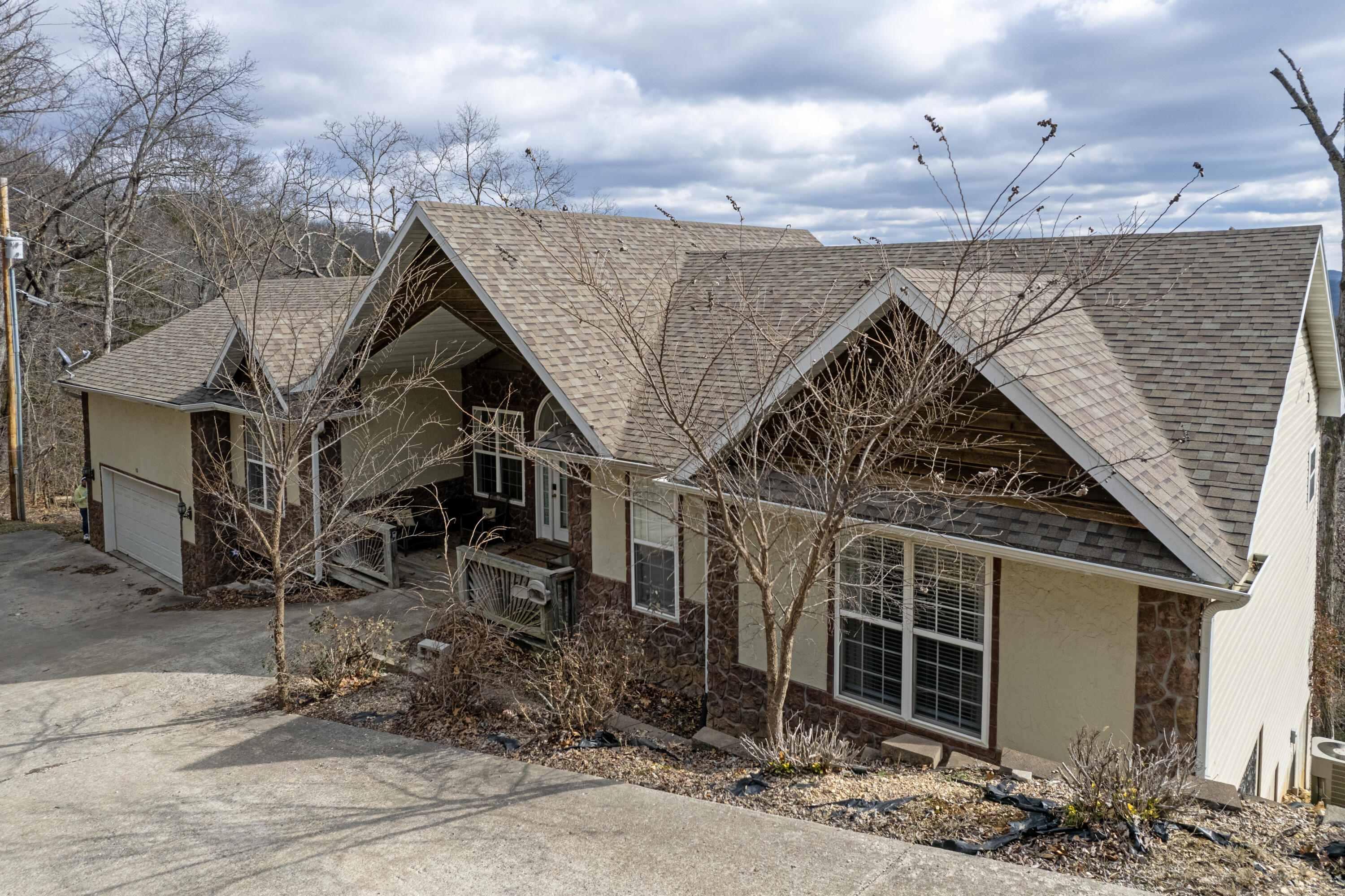 10 Greenview Drive Property Photo 1