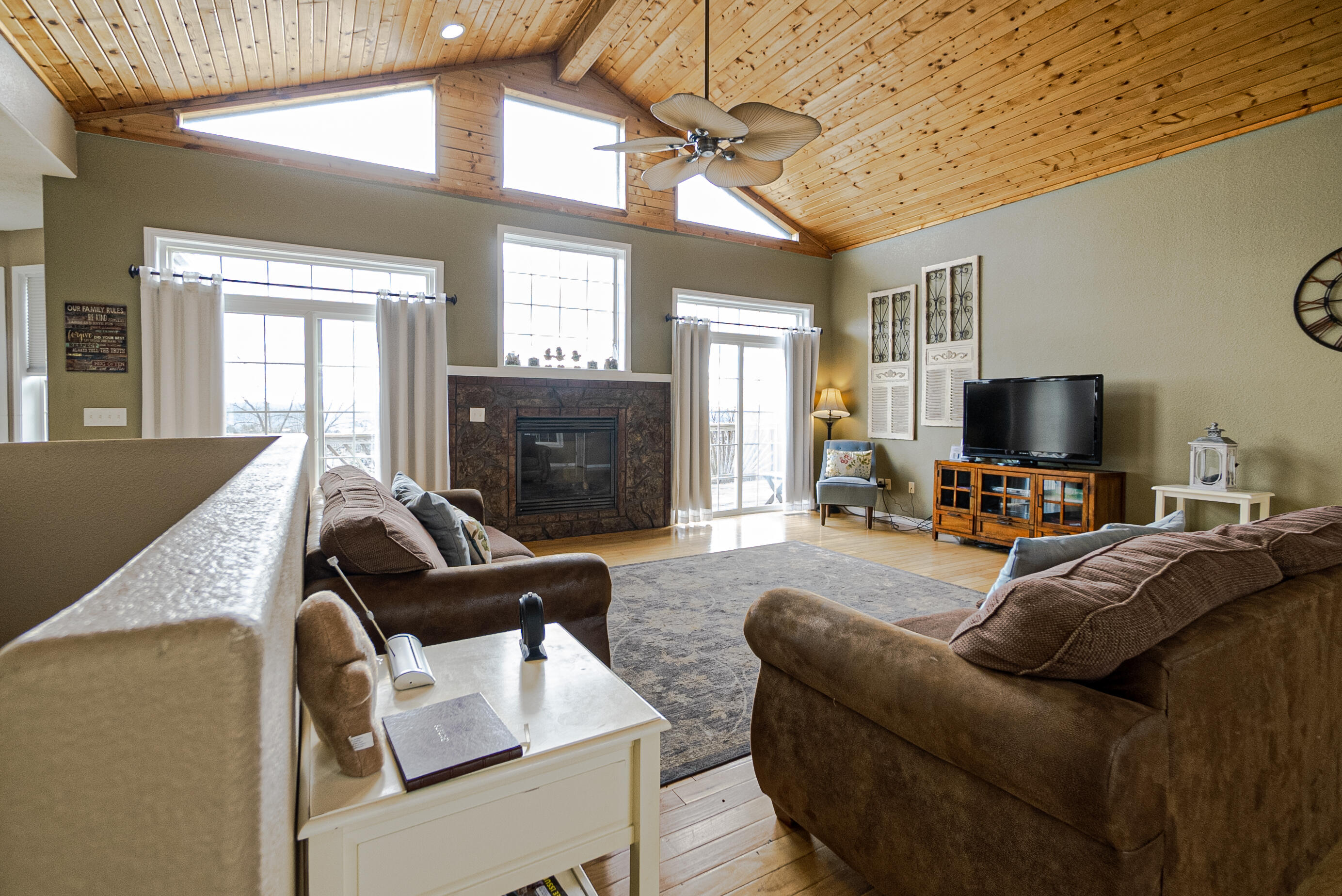 10 Greenview Drive Property Photo 8