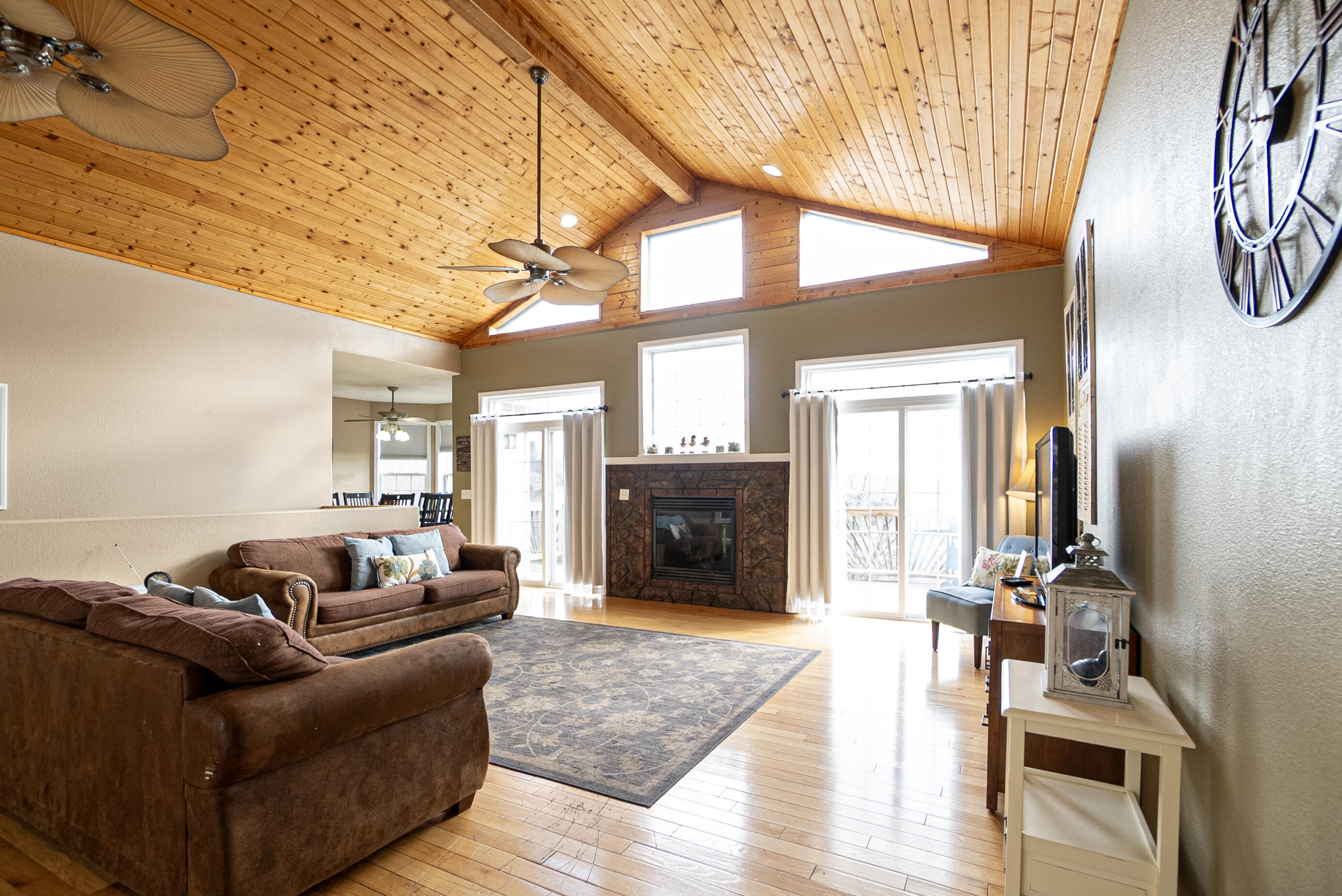 10 Greenview Drive Property Photo 16