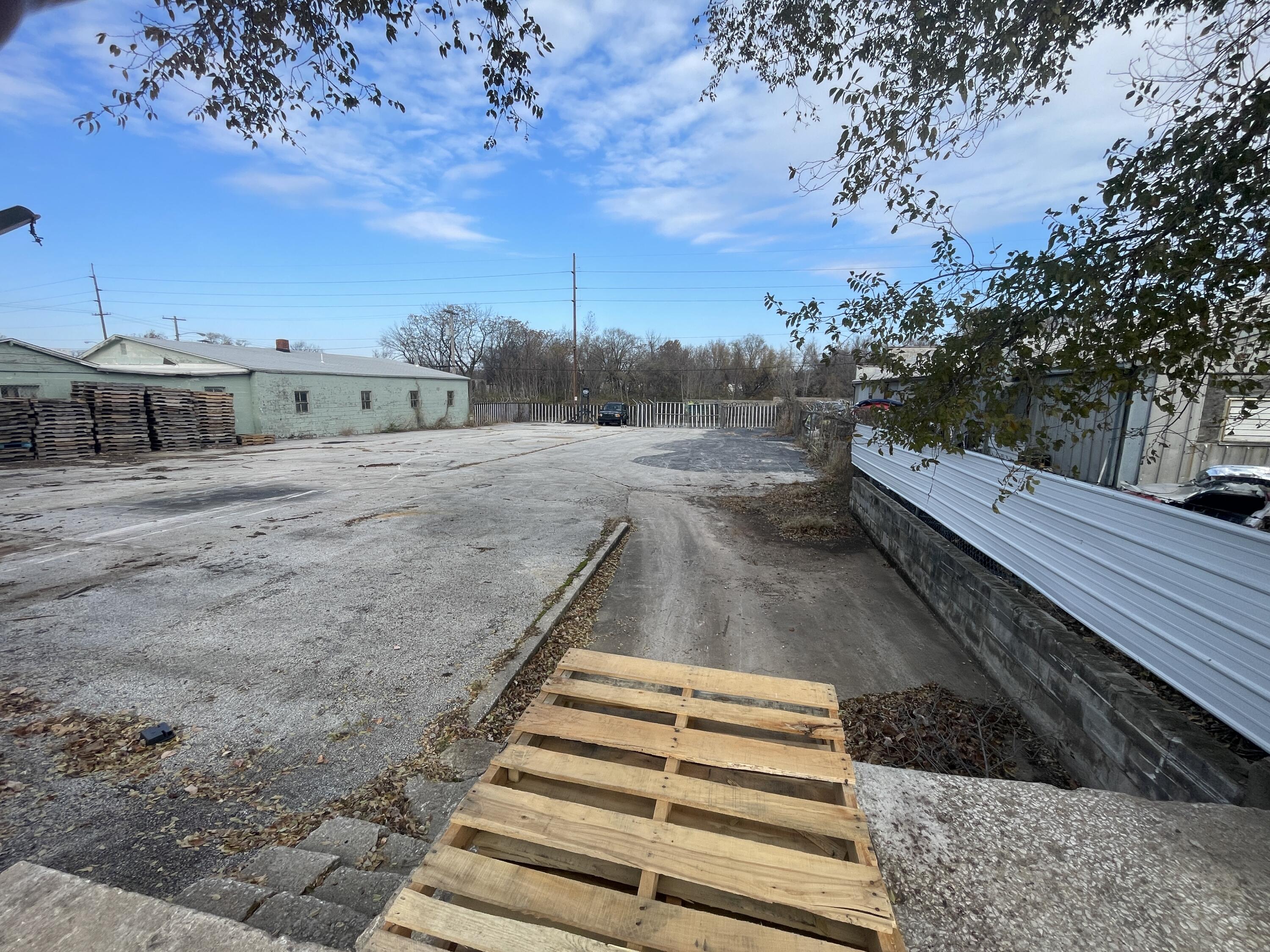 1637 East Olive Street Property Photo 44