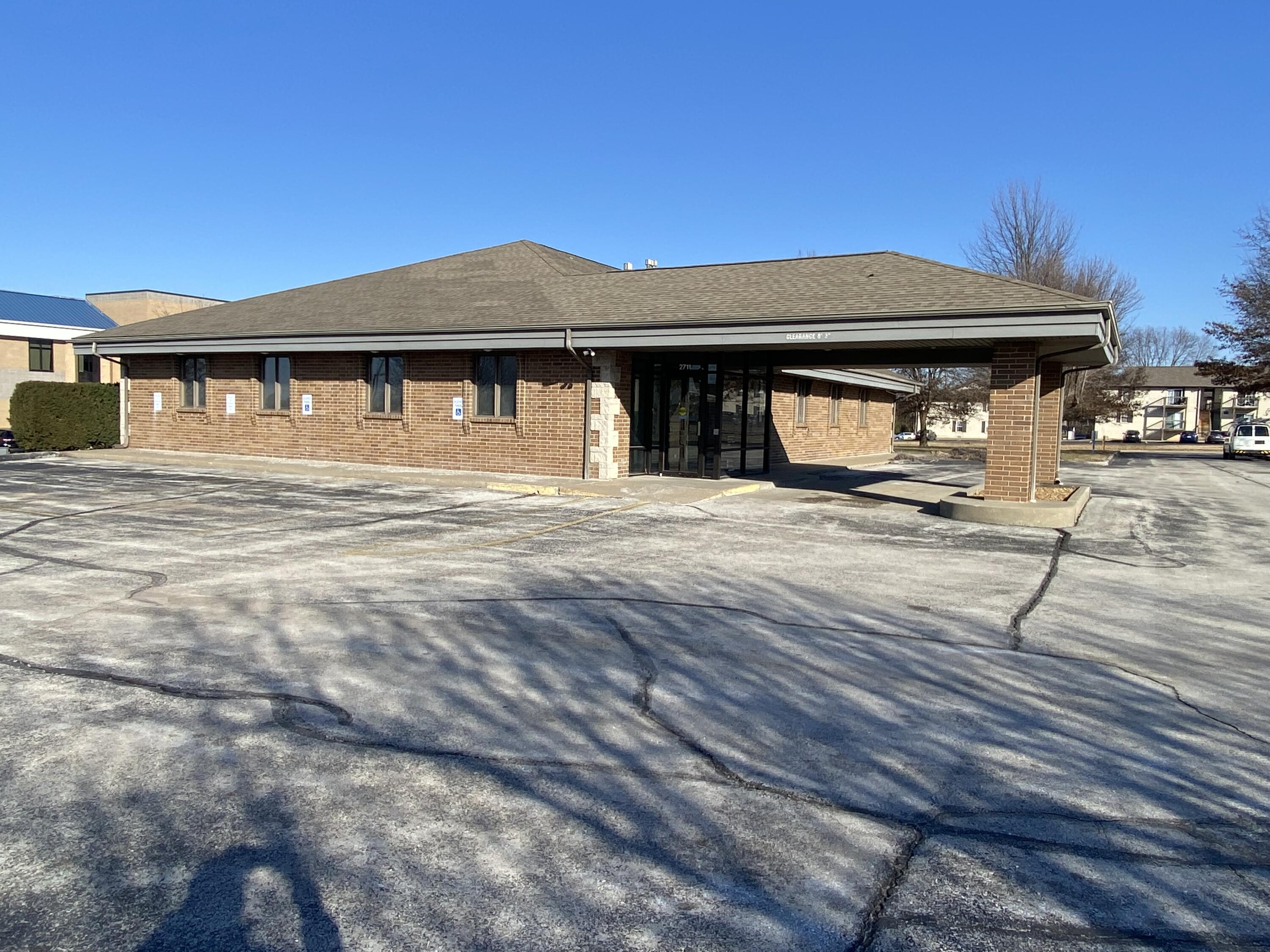 Kansas Square 1st Real Estate Listings Main Image