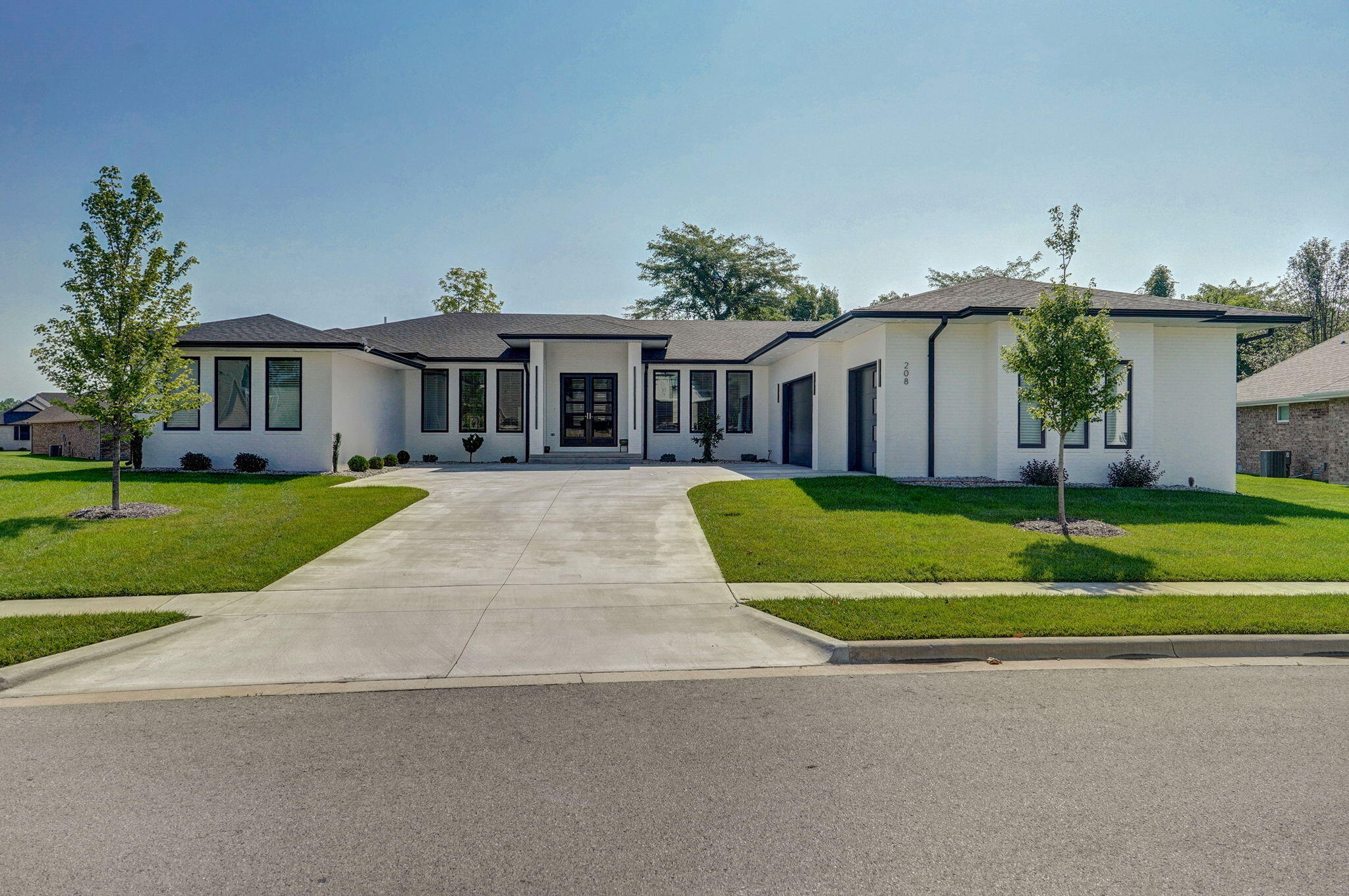 208 North Glengary Drive Property Photo 1