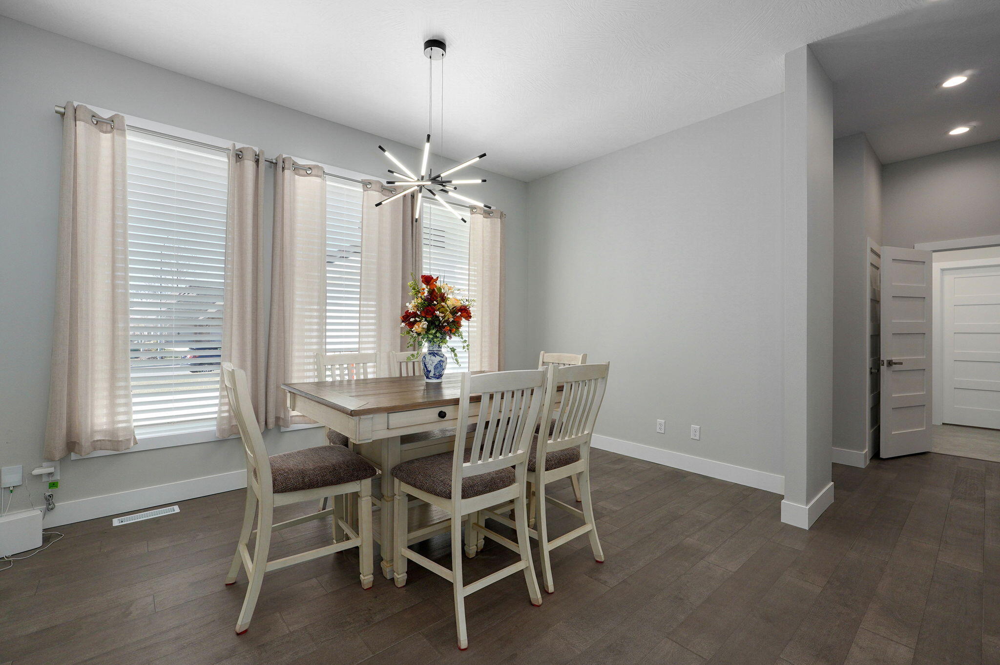 208 North Glengary Drive Property Photo 15
