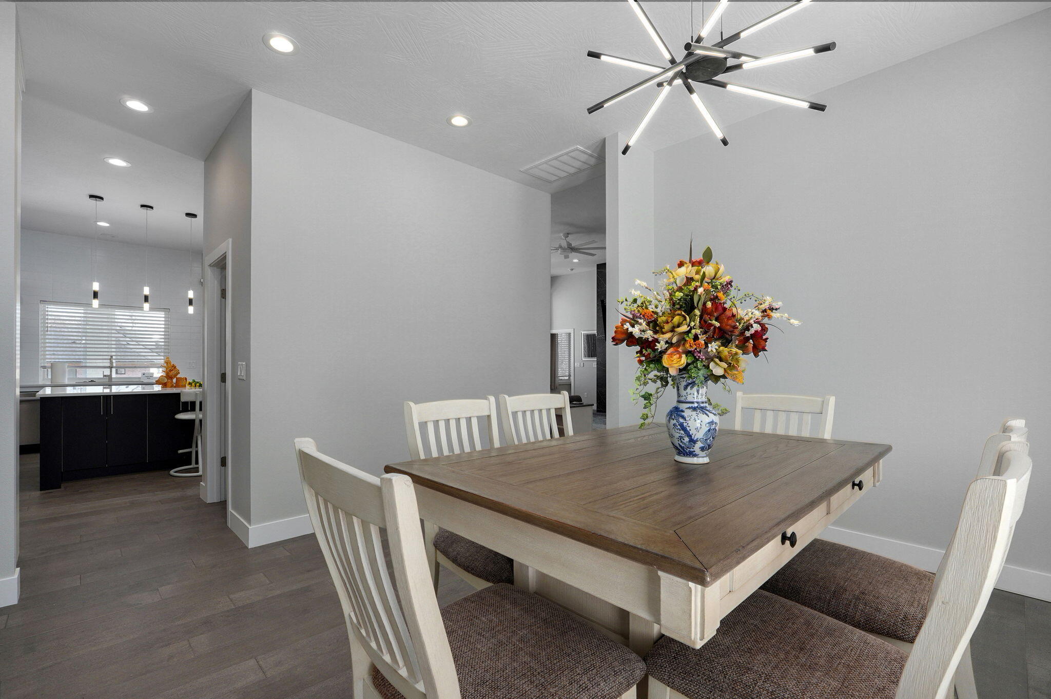 208 North Glengary Drive Property Photo 16