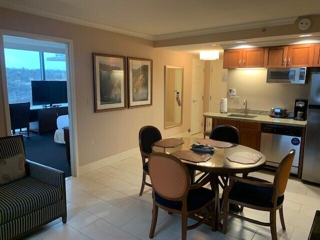 200 South Sycamore Street Property Photo 13