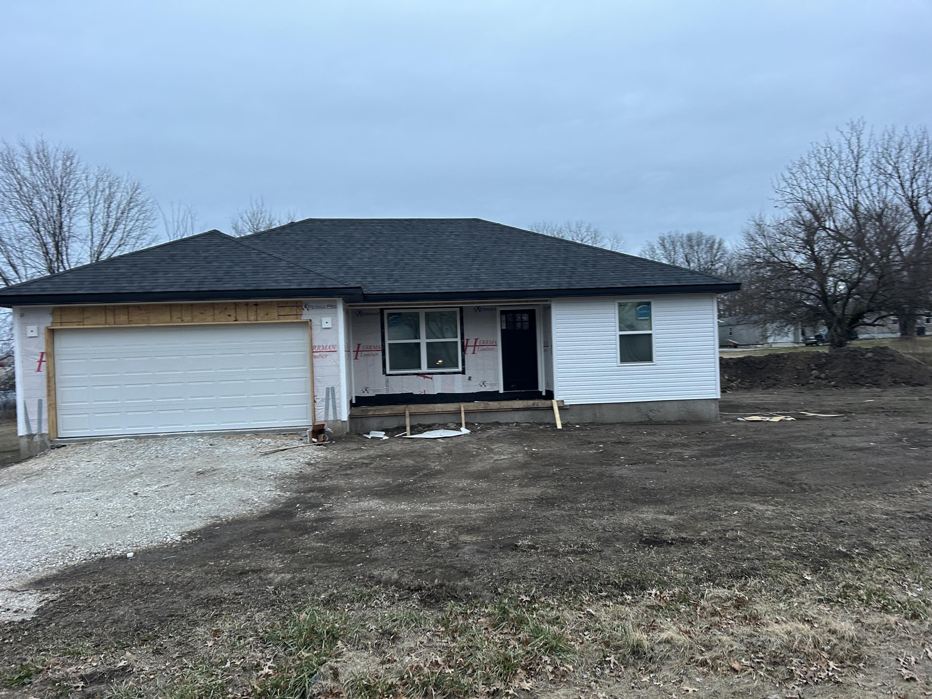 122 Alberta Drive Property Photo 1