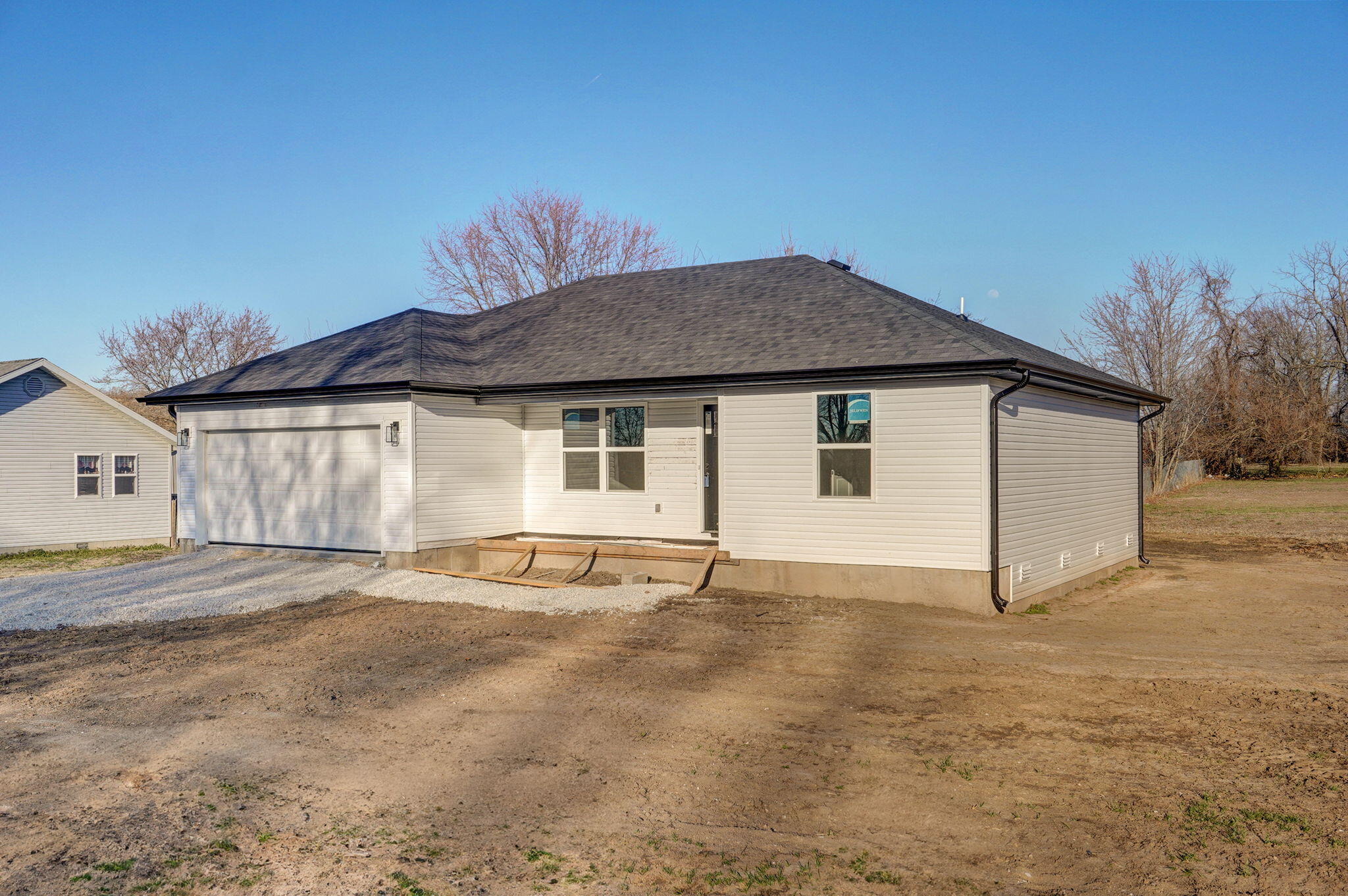 122 Alberta Drive Property Photo 2