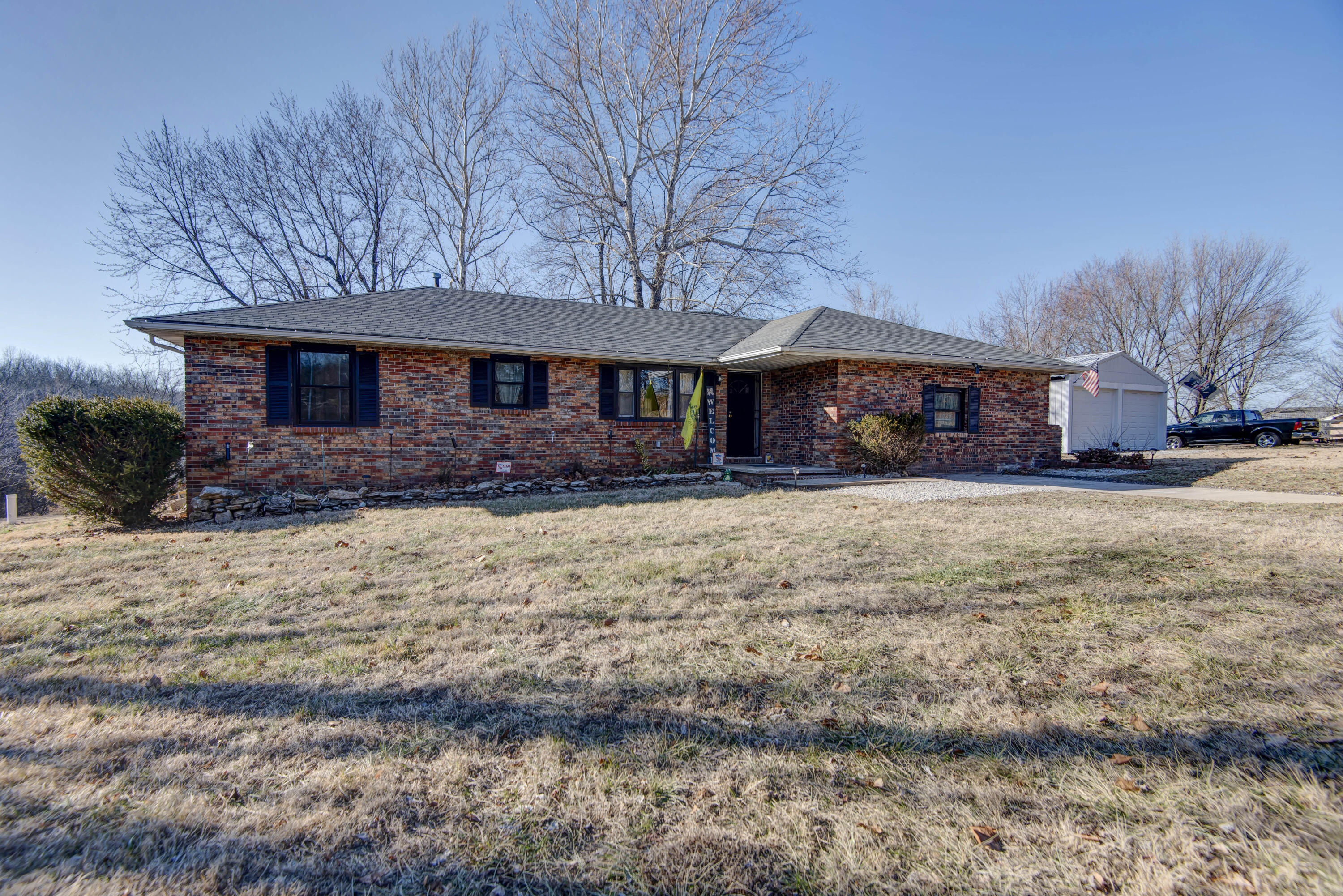 8323 North Farm Rd 105 Property Photo 1
