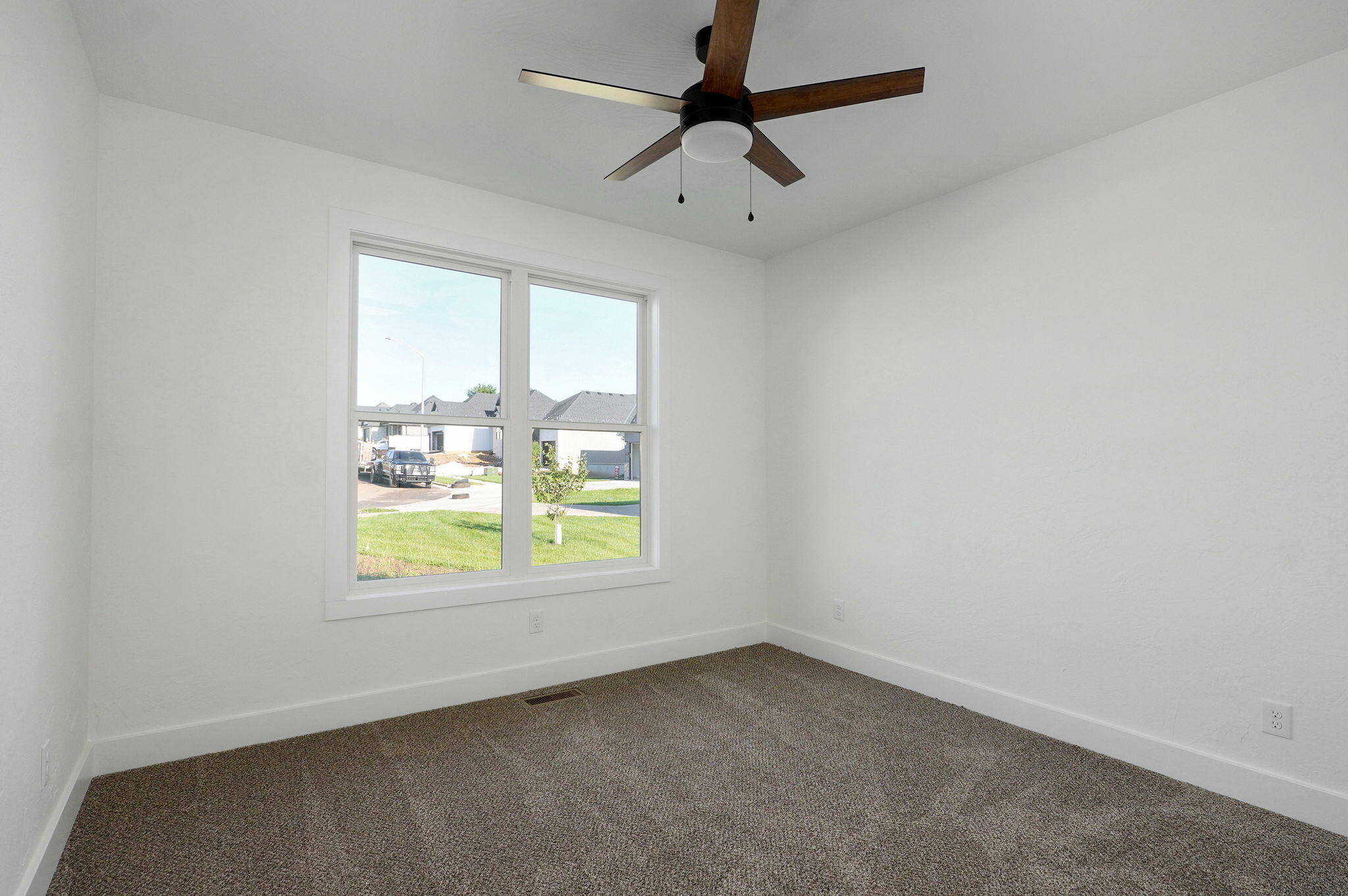 4850 South Sycamore Avenue Property Photo 15