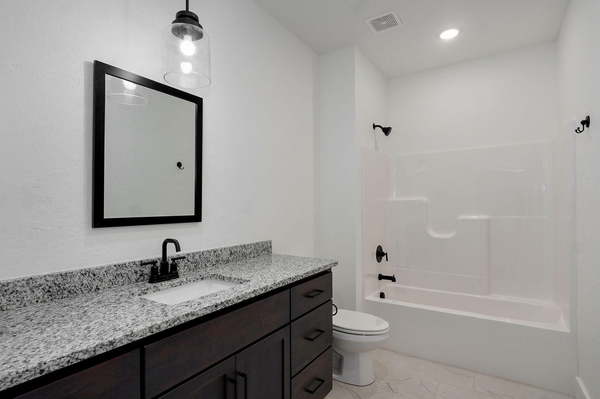 4850 South Sycamore Avenue Property Photo 16