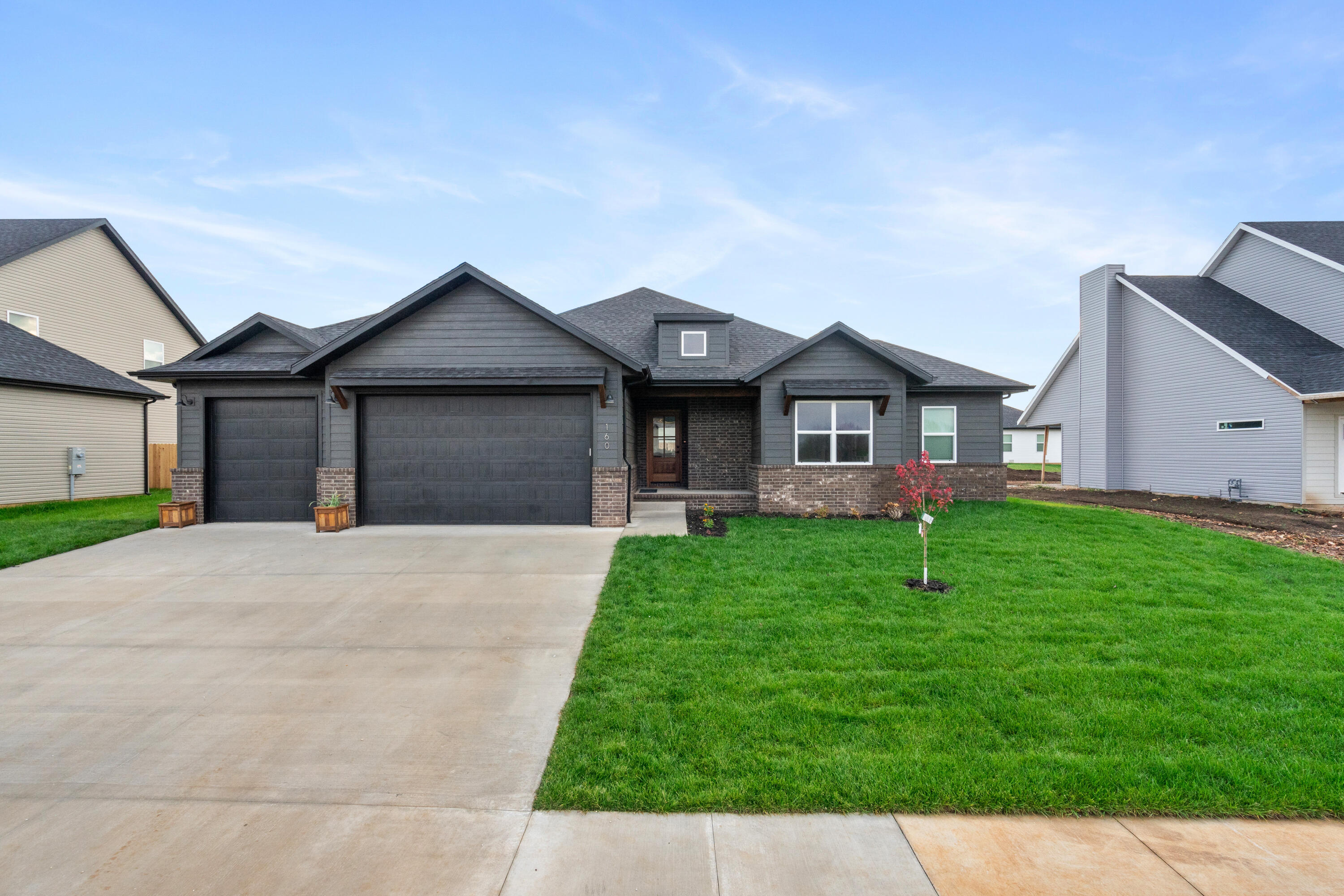 141 East Kelce Lane Property Photo 2