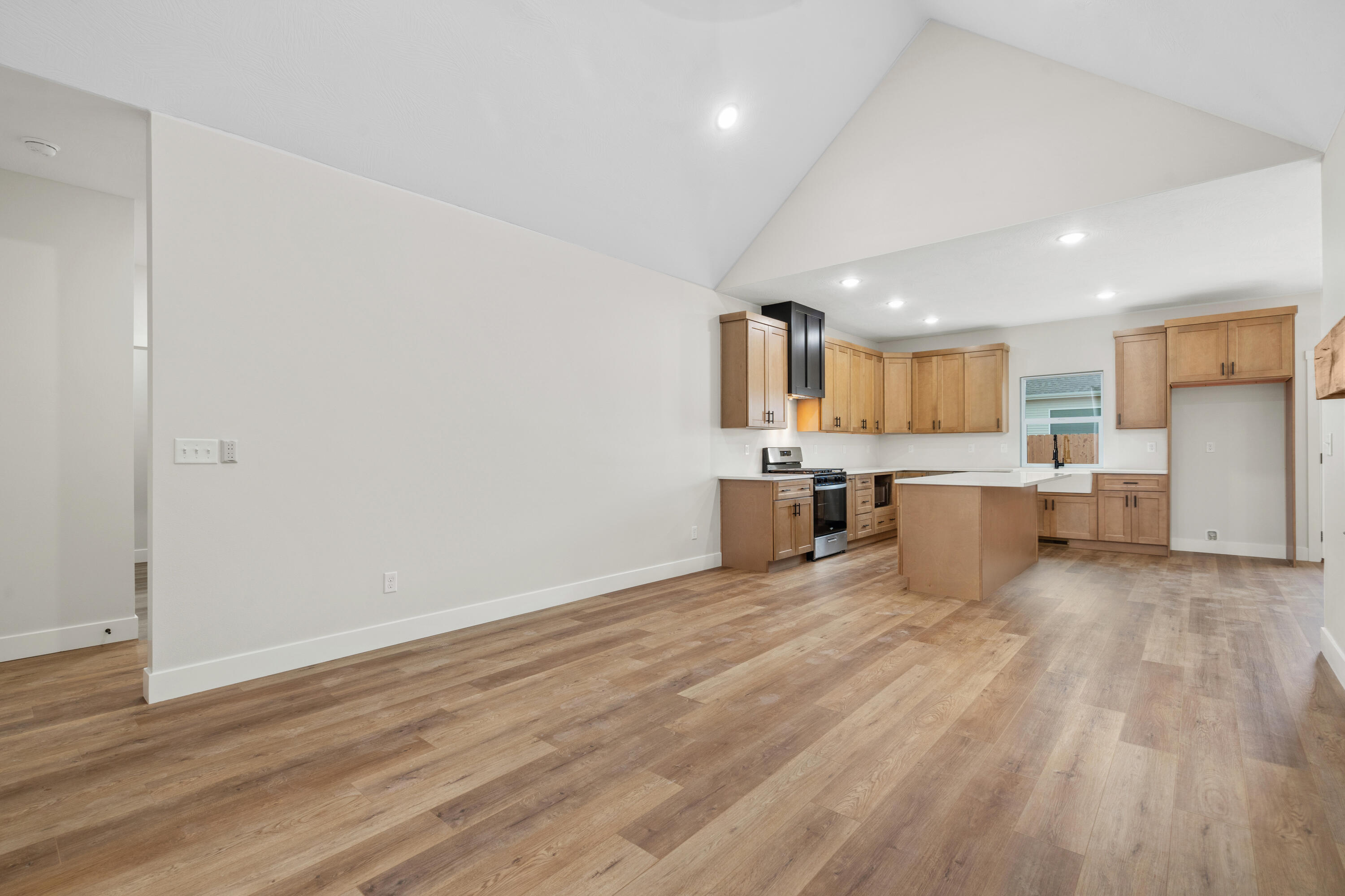 193 East Kelce Lane Property Photo 4
