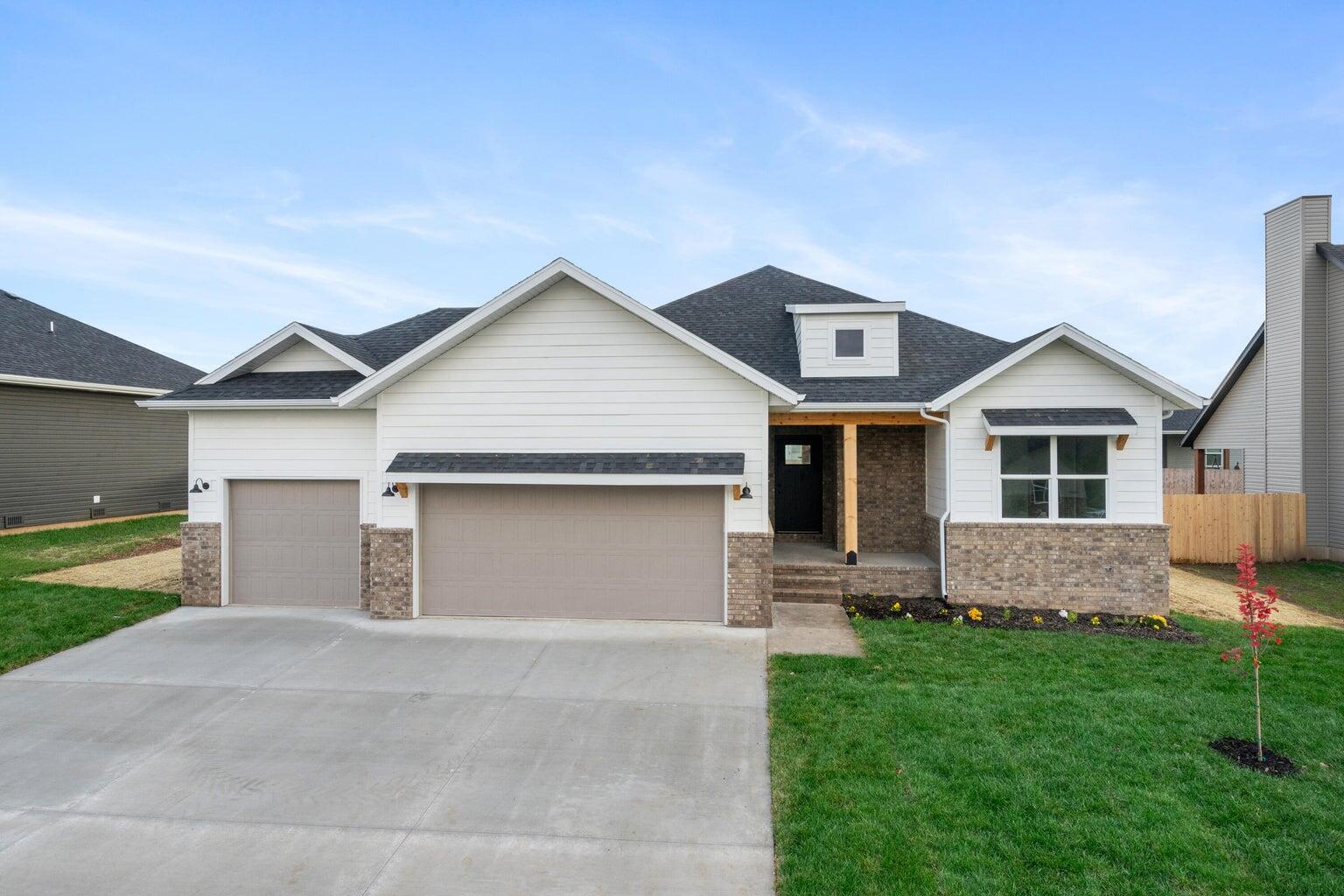 205 East Kelce Lane Property Photo