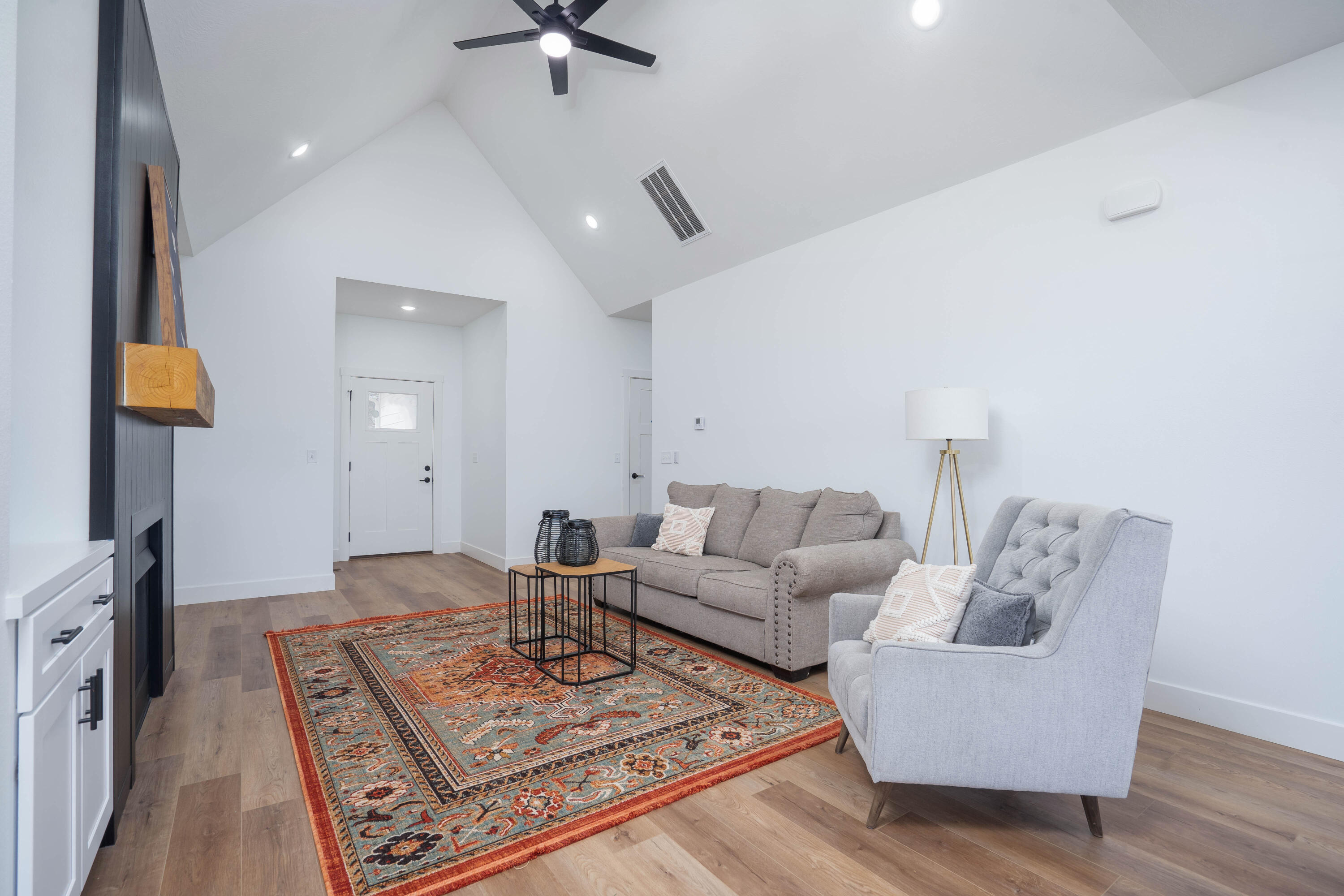 205 East Kelce Lane Property Photo 10