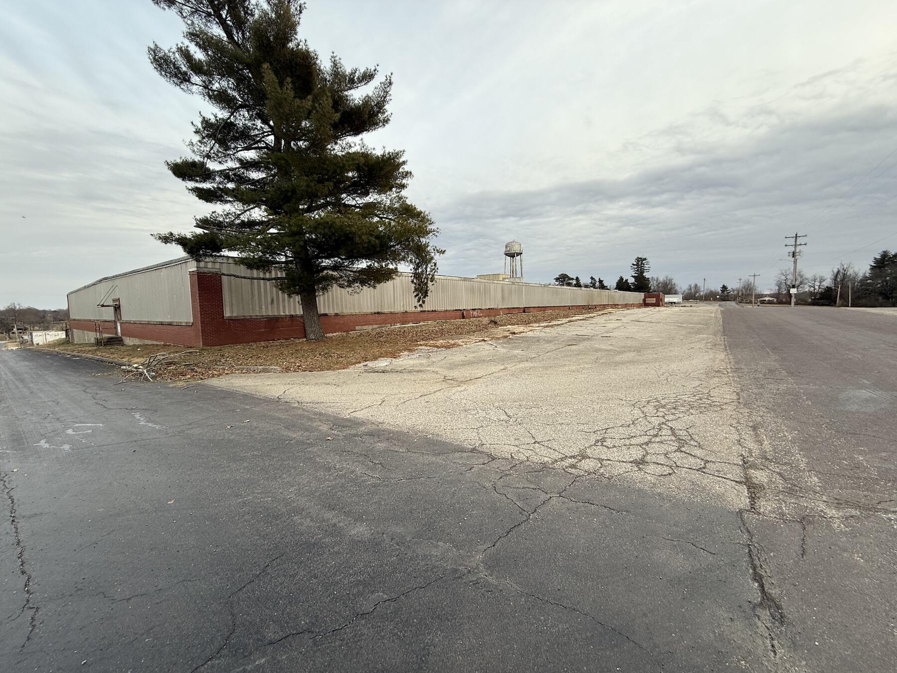 900 N Forrest Street Property Photo 1